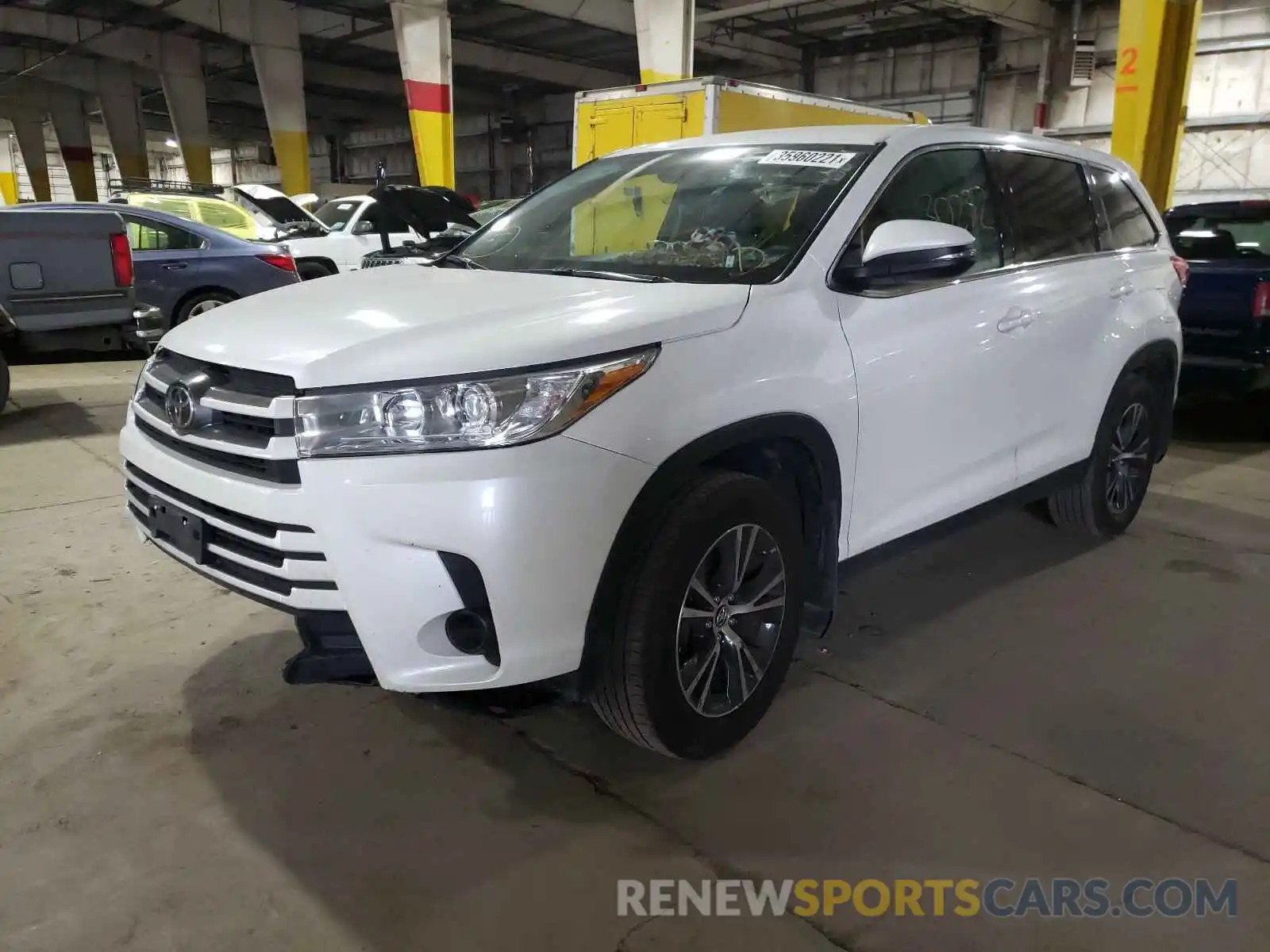 2 Photograph of a damaged car 5TDBZRFH8KS950106 TOYOTA HIGHLANDER 2019