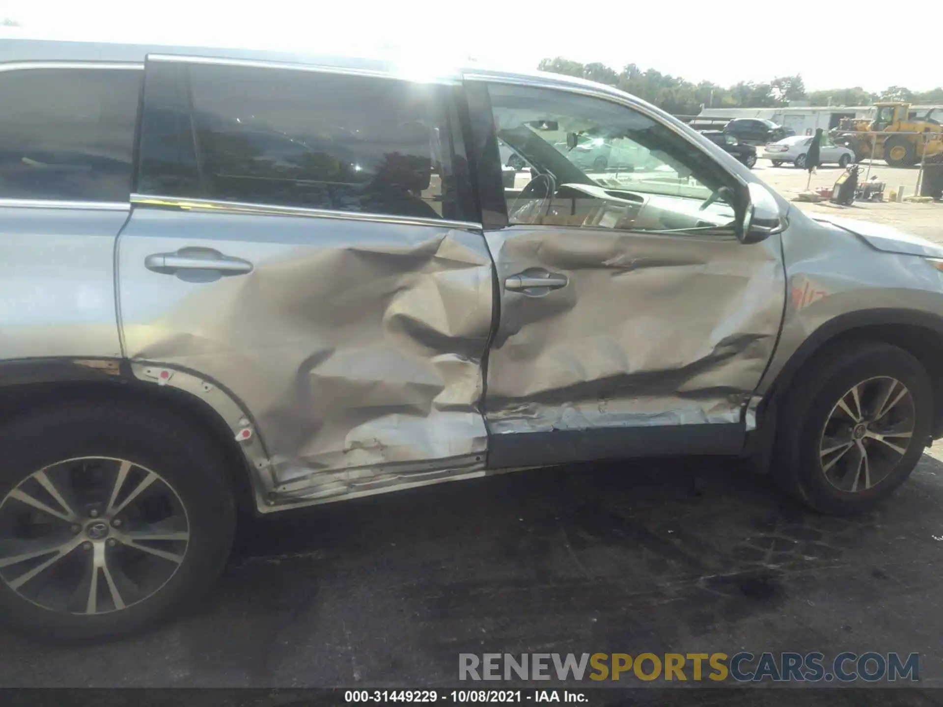 6 Photograph of a damaged car 5TDBZRFH8KS957136 TOYOTA HIGHLANDER 2019