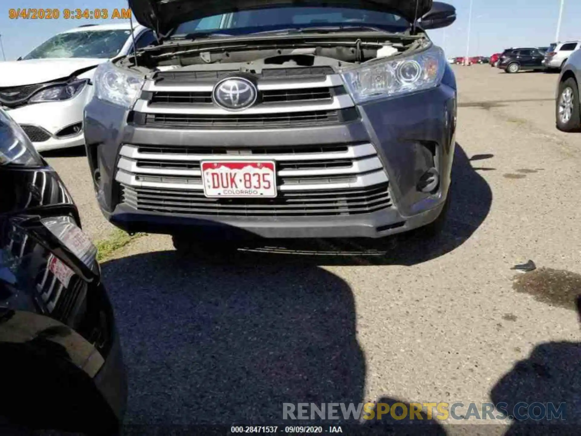 8 Photograph of a damaged car 5TDBZRFH8KS961171 TOYOTA HIGHLANDER 2019