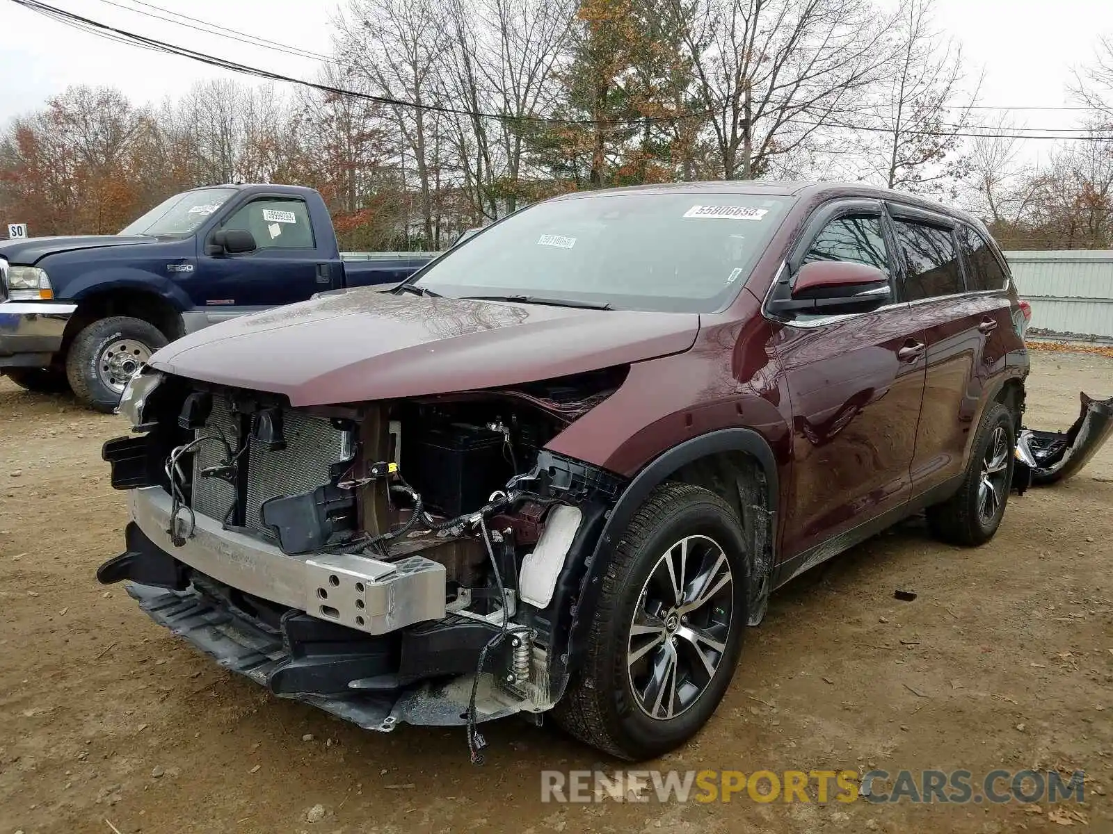 2 Photograph of a damaged car 5TDBZRFH8KS968816 TOYOTA HIGHLANDER 2019