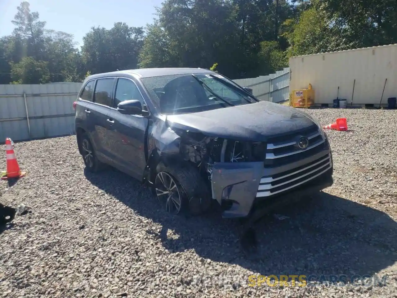 1 Photograph of a damaged car 5TDBZRFH8KS973997 TOYOTA HIGHLANDER 2019