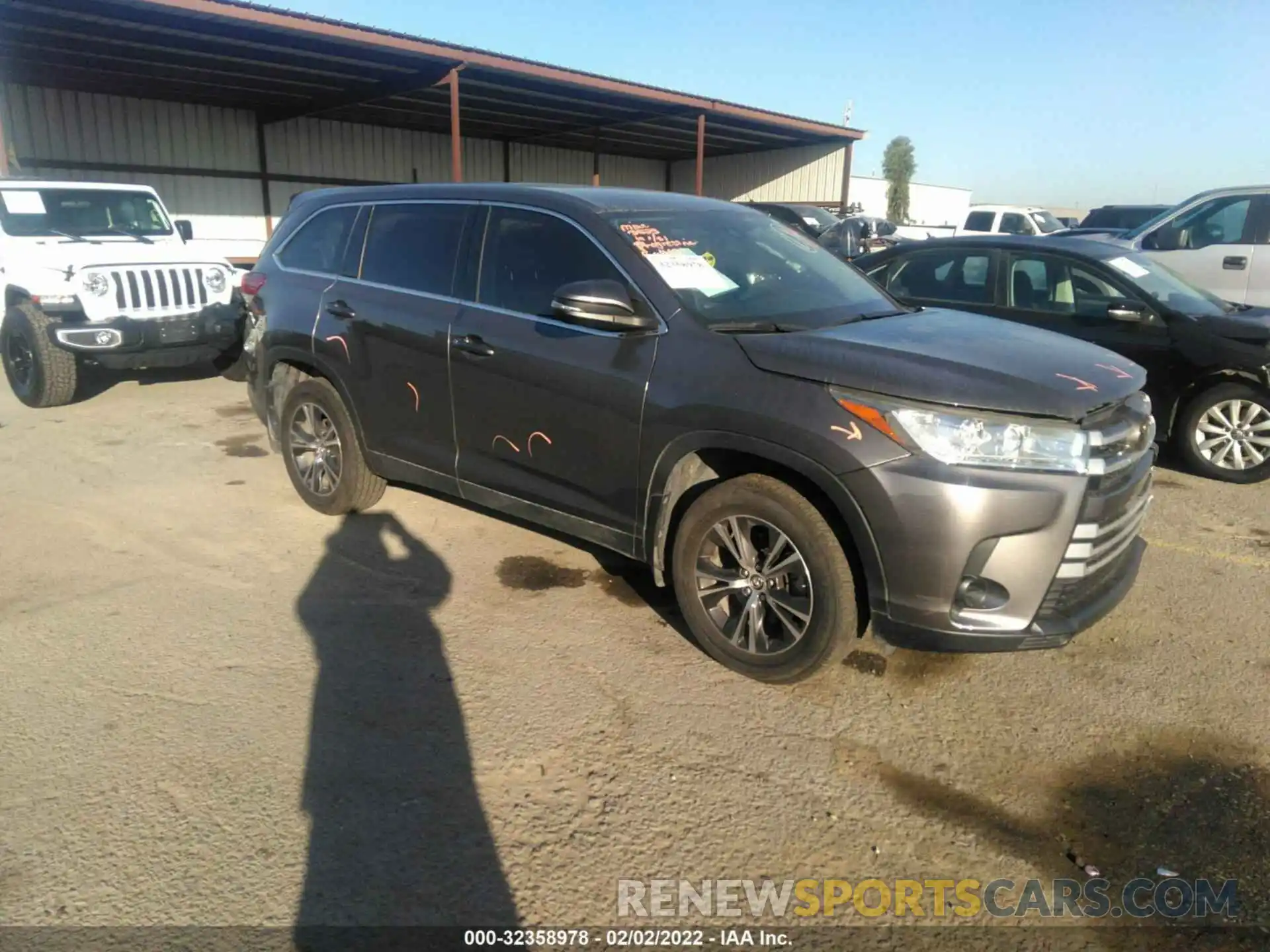 1 Photograph of a damaged car 5TDBZRFH8KS977578 TOYOTA HIGHLANDER 2019