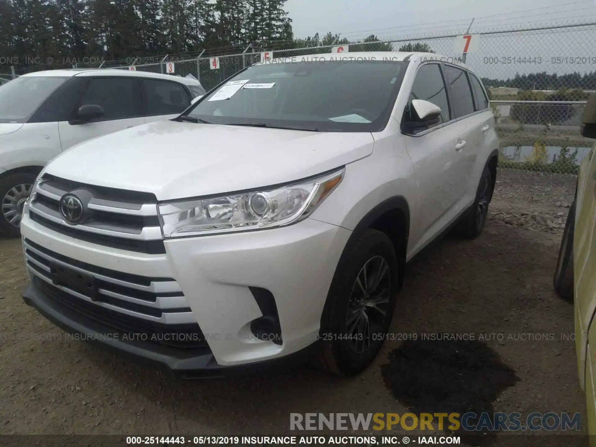 2 Фотография поврежденного автомобиля 5TDBZRFH8KS977905 TOYOTA HIGHLANDER 2019