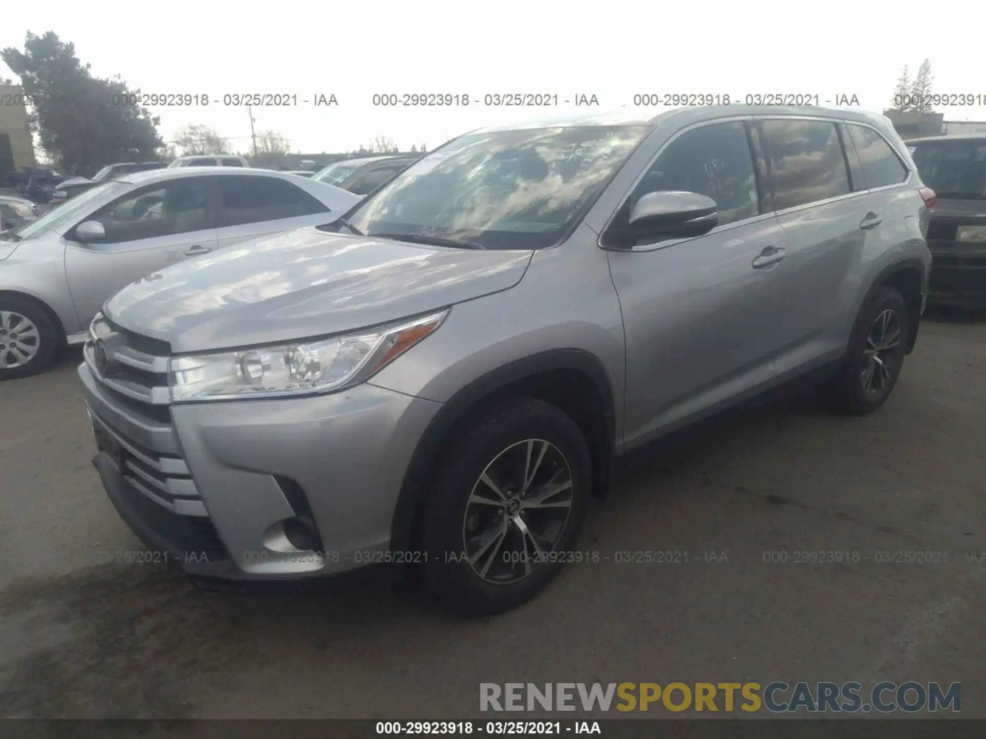 2 Photograph of a damaged car 5TDBZRFH8KS980173 TOYOTA HIGHLANDER 2019