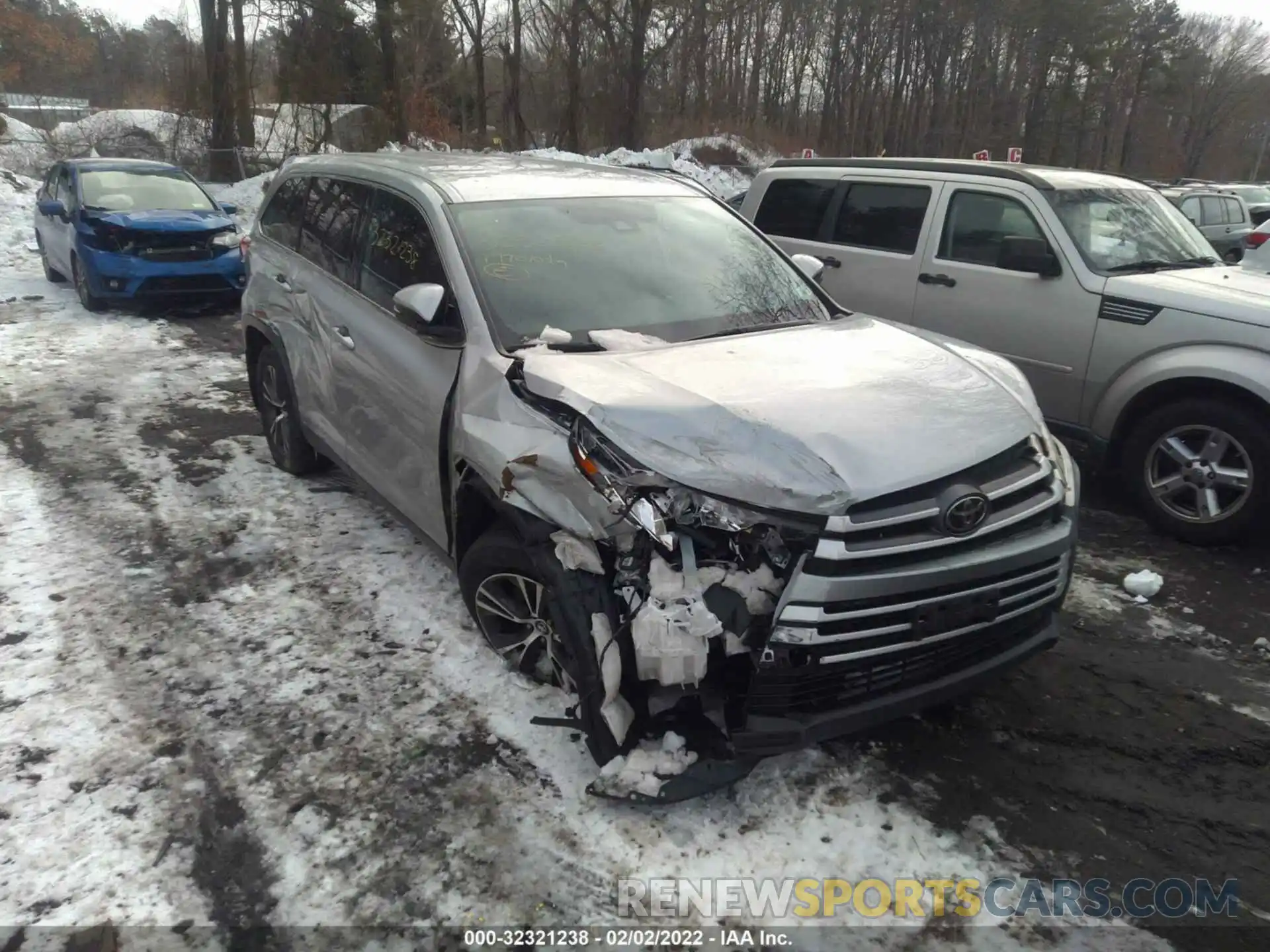 1 Photograph of a damaged car 5TDBZRFH8KS983915 TOYOTA HIGHLANDER 2019