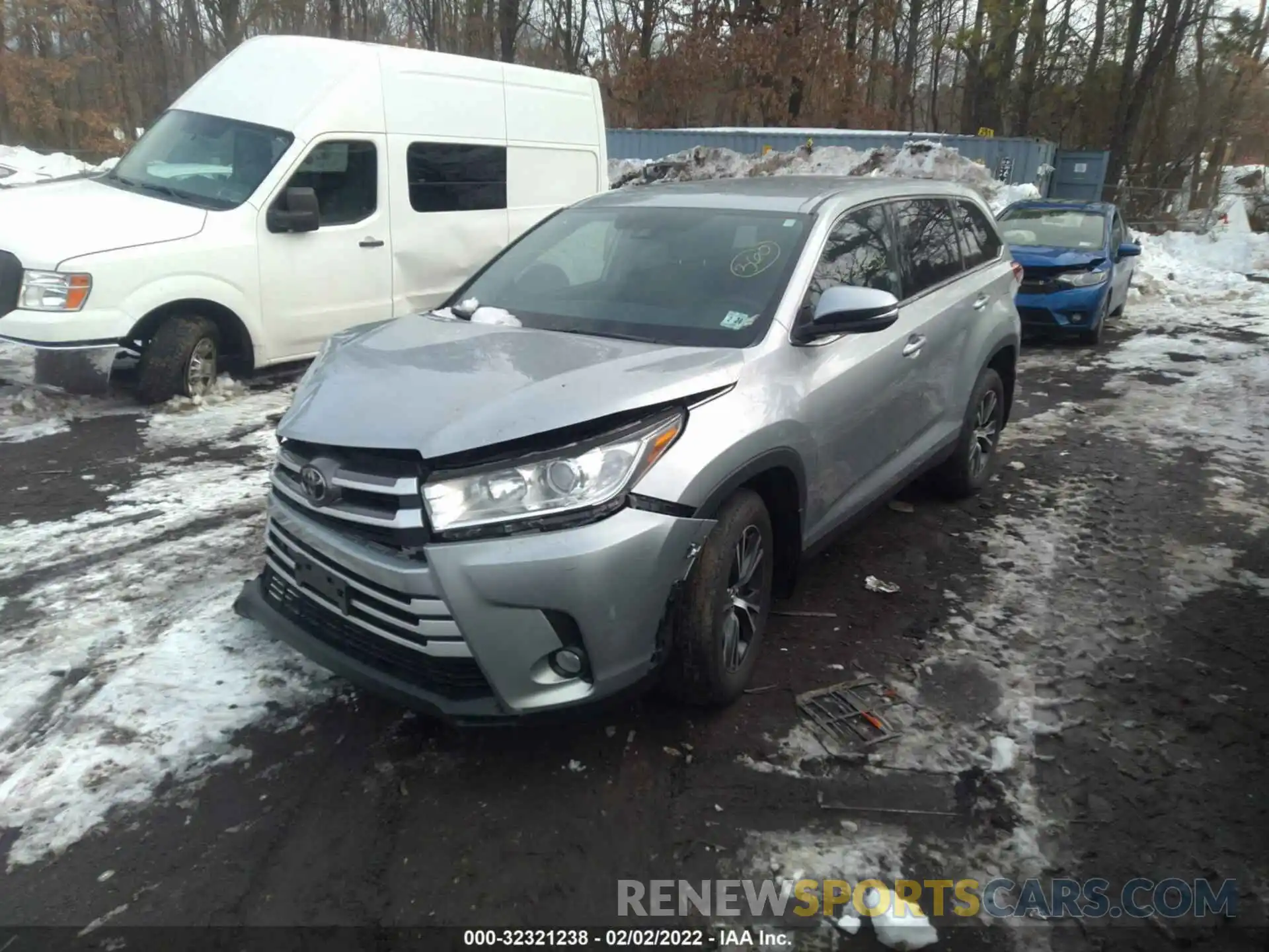 2 Photograph of a damaged car 5TDBZRFH8KS983915 TOYOTA HIGHLANDER 2019