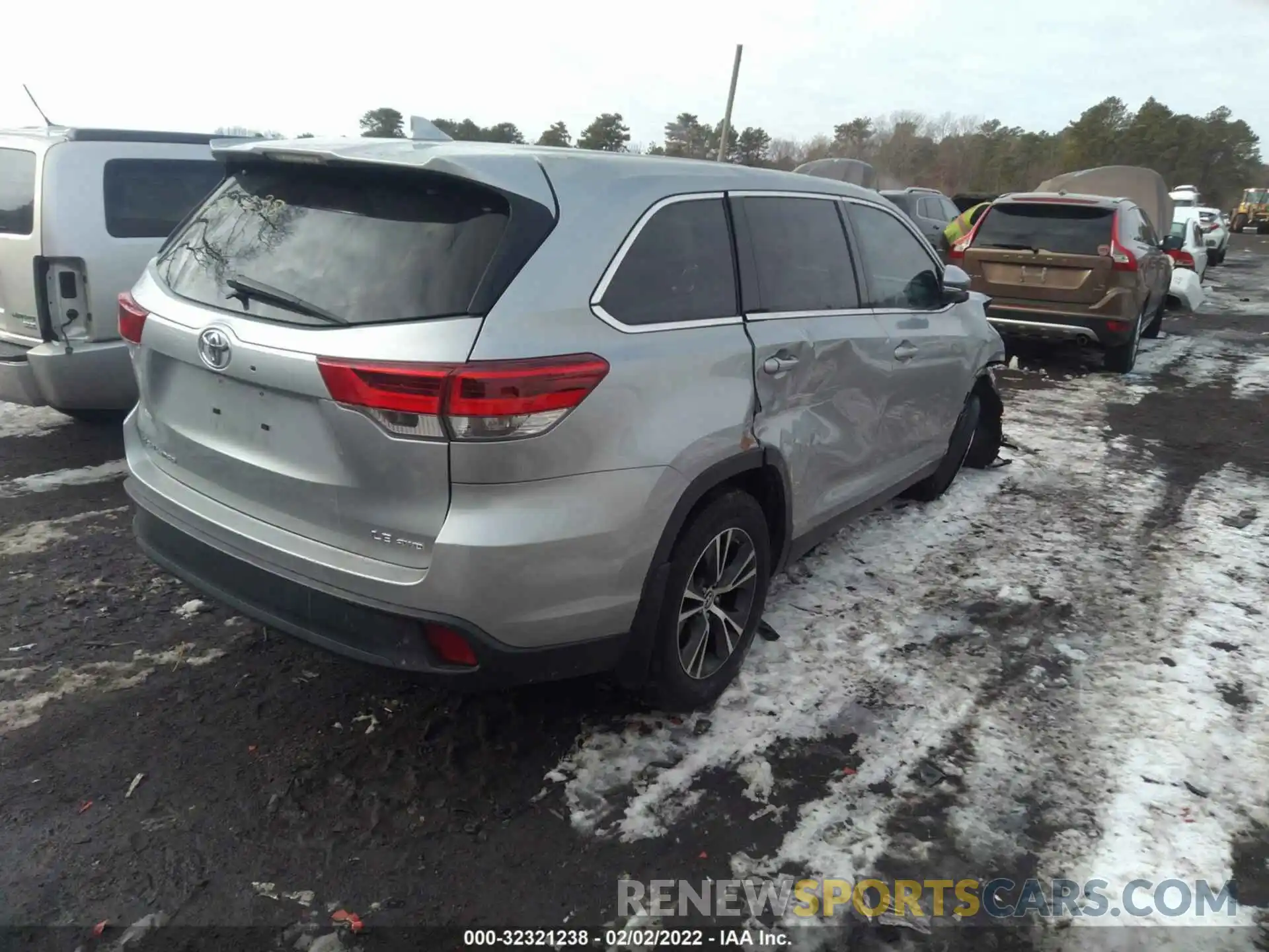 4 Фотография поврежденного автомобиля 5TDBZRFH8KS983915 TOYOTA HIGHLANDER 2019