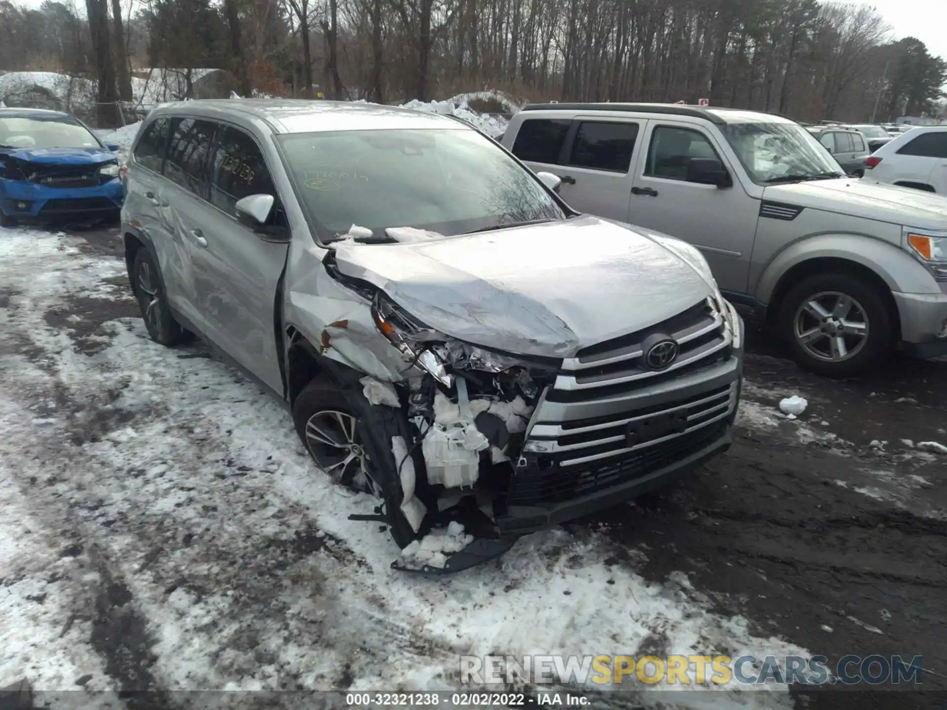 6 Photograph of a damaged car 5TDBZRFH8KS983915 TOYOTA HIGHLANDER 2019