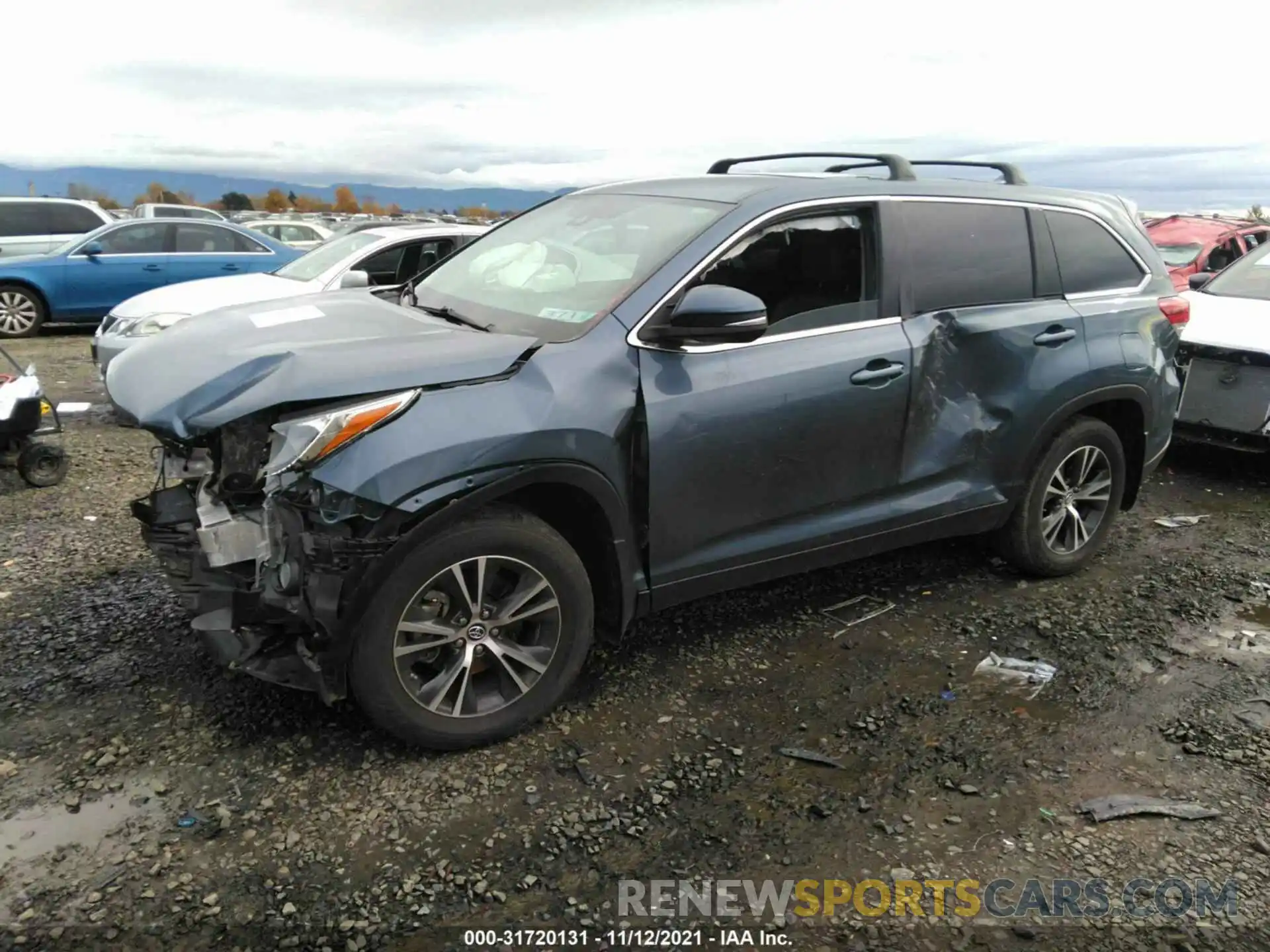 2 Photograph of a damaged car 5TDBZRFH8KS988421 TOYOTA HIGHLANDER 2019