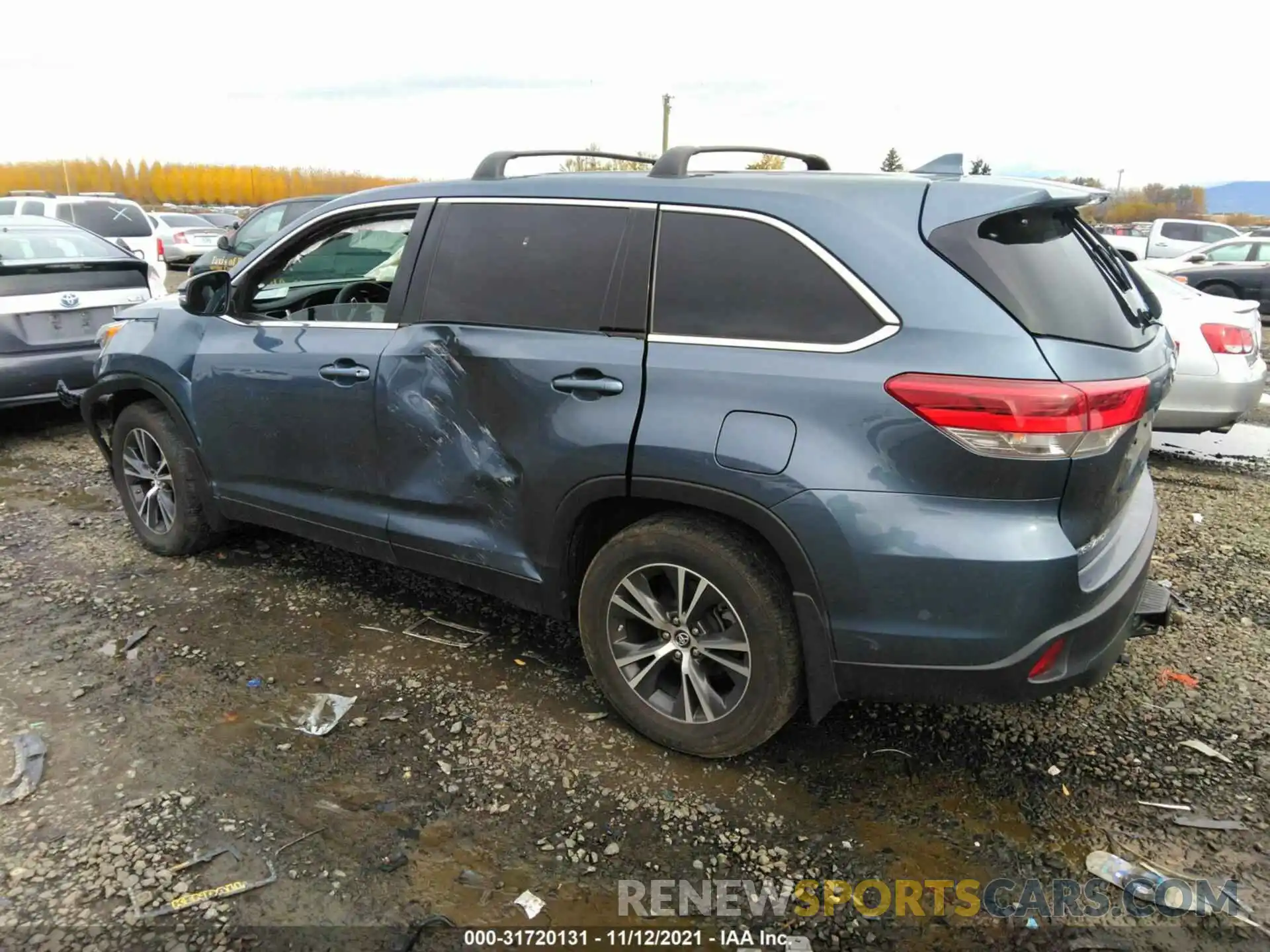 3 Фотография поврежденного автомобиля 5TDBZRFH8KS988421 TOYOTA HIGHLANDER 2019