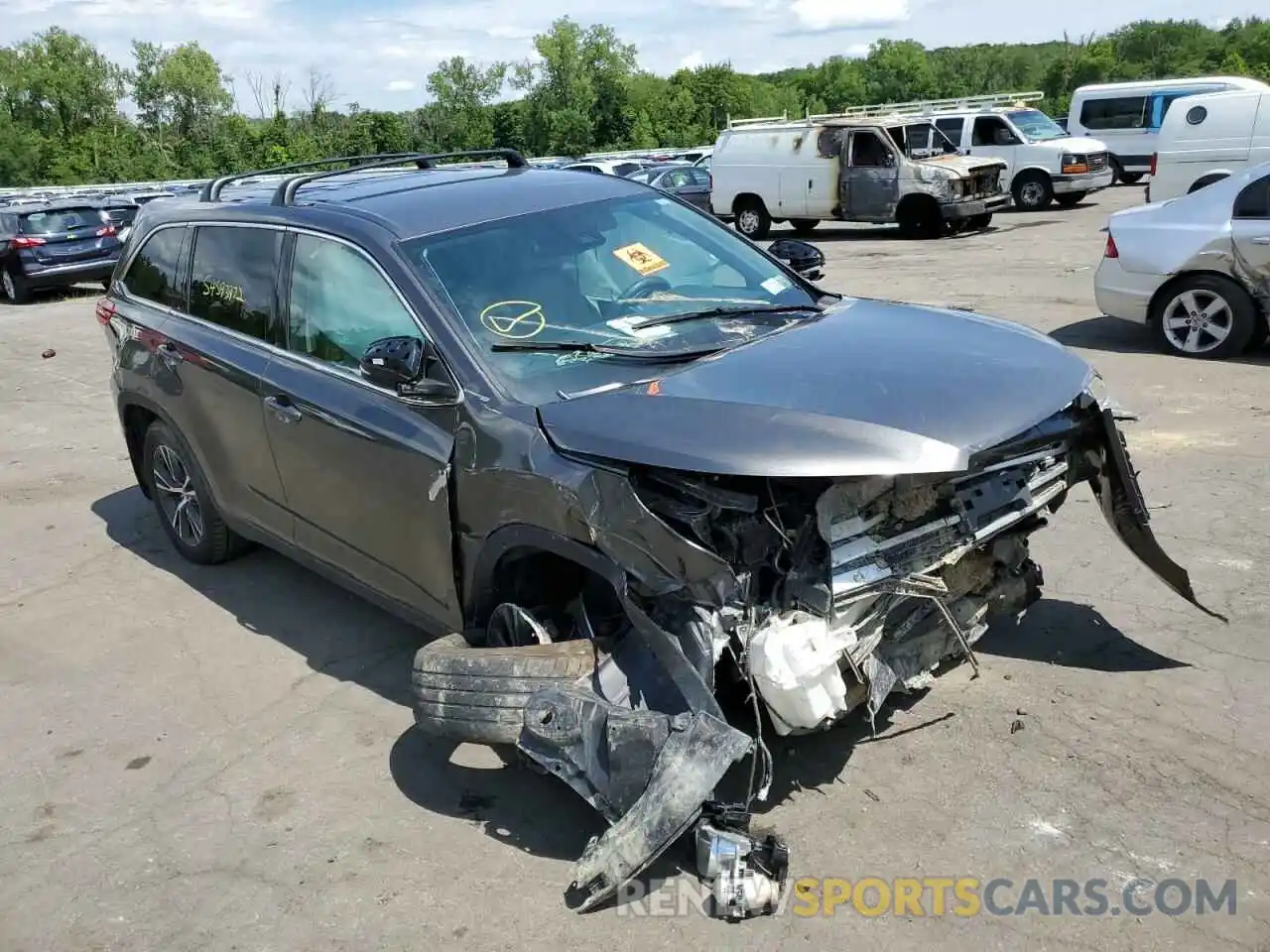 1 Photograph of a damaged car 5TDBZRFH9KS709249 TOYOTA HIGHLANDER 2019