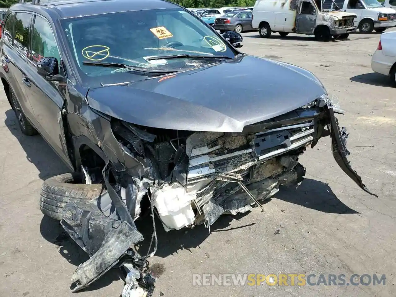 9 Photograph of a damaged car 5TDBZRFH9KS709249 TOYOTA HIGHLANDER 2019