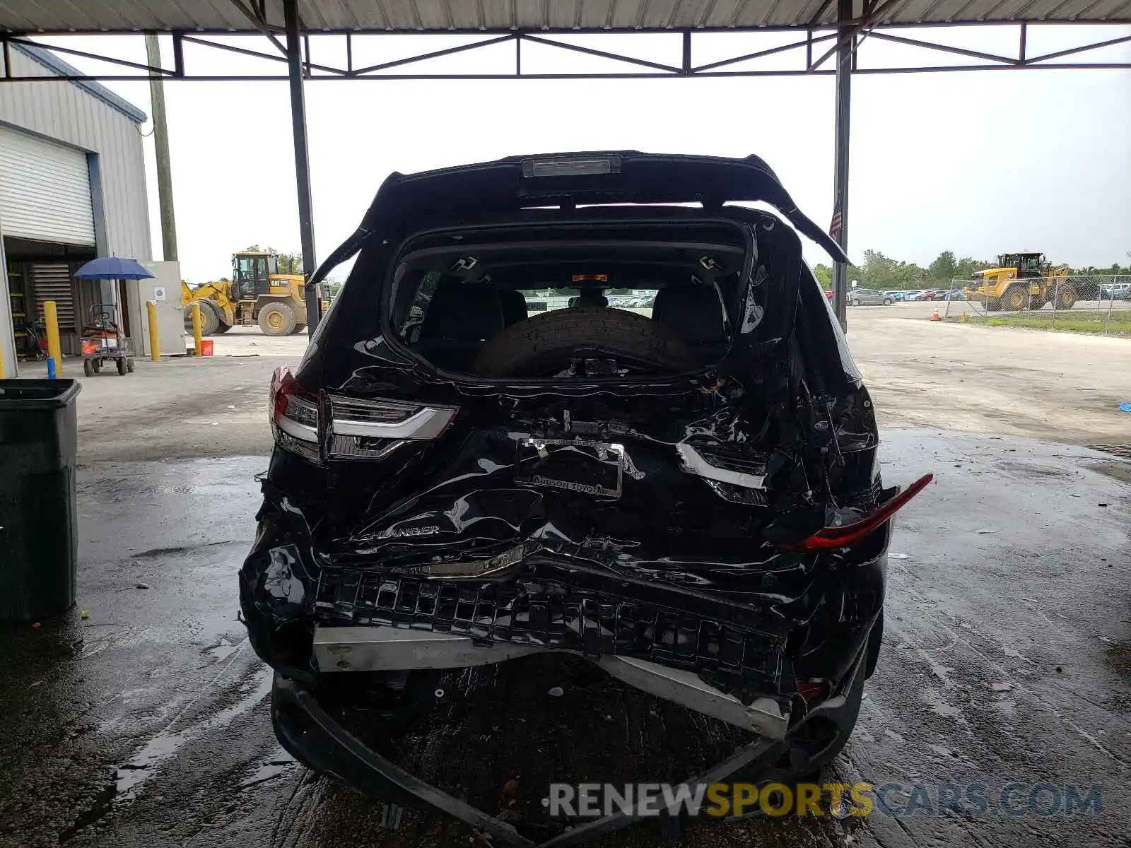 9 Photograph of a damaged car 5TDBZRFH9KS721210 TOYOTA HIGHLANDER 2019