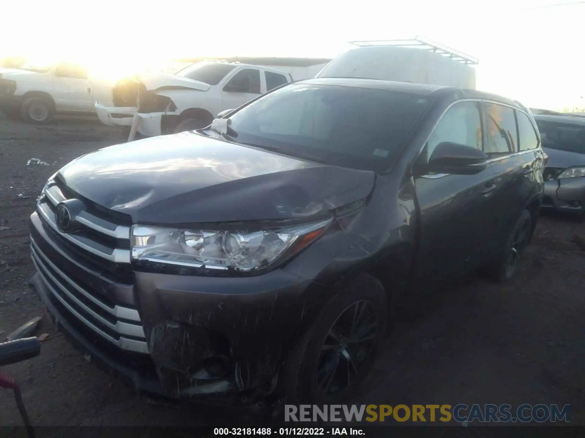 2 Фотография поврежденного автомобиля 5TDBZRFH9KS721594 TOYOTA HIGHLANDER 2019