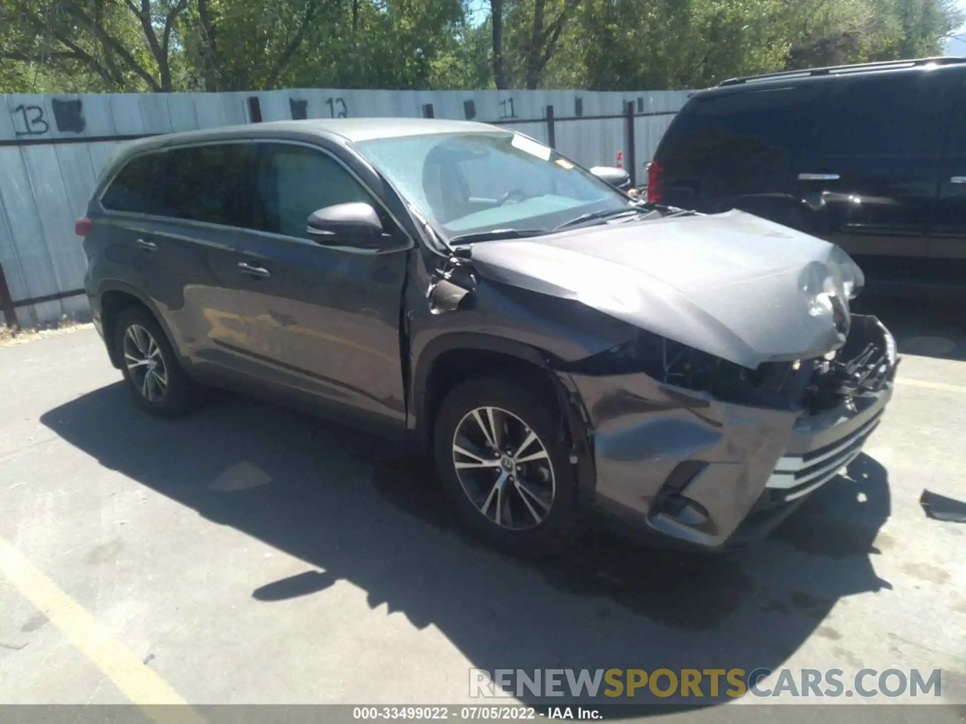 1 Photograph of a damaged car 5TDBZRFH9KS731025 TOYOTA HIGHLANDER 2019