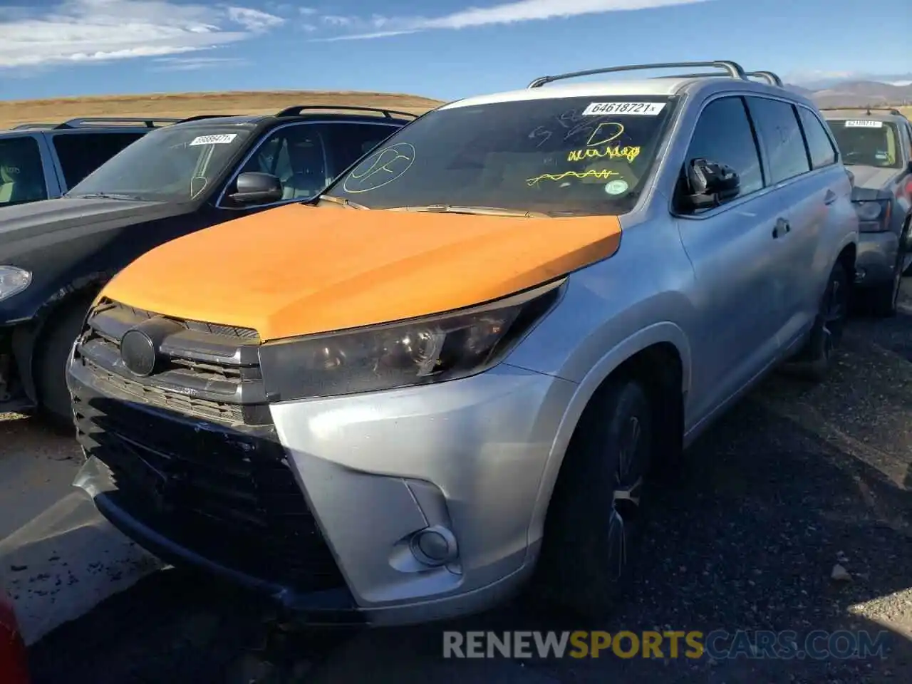 2 Photograph of a damaged car 5TDBZRFH9KS745362 TOYOTA HIGHLANDER 2019