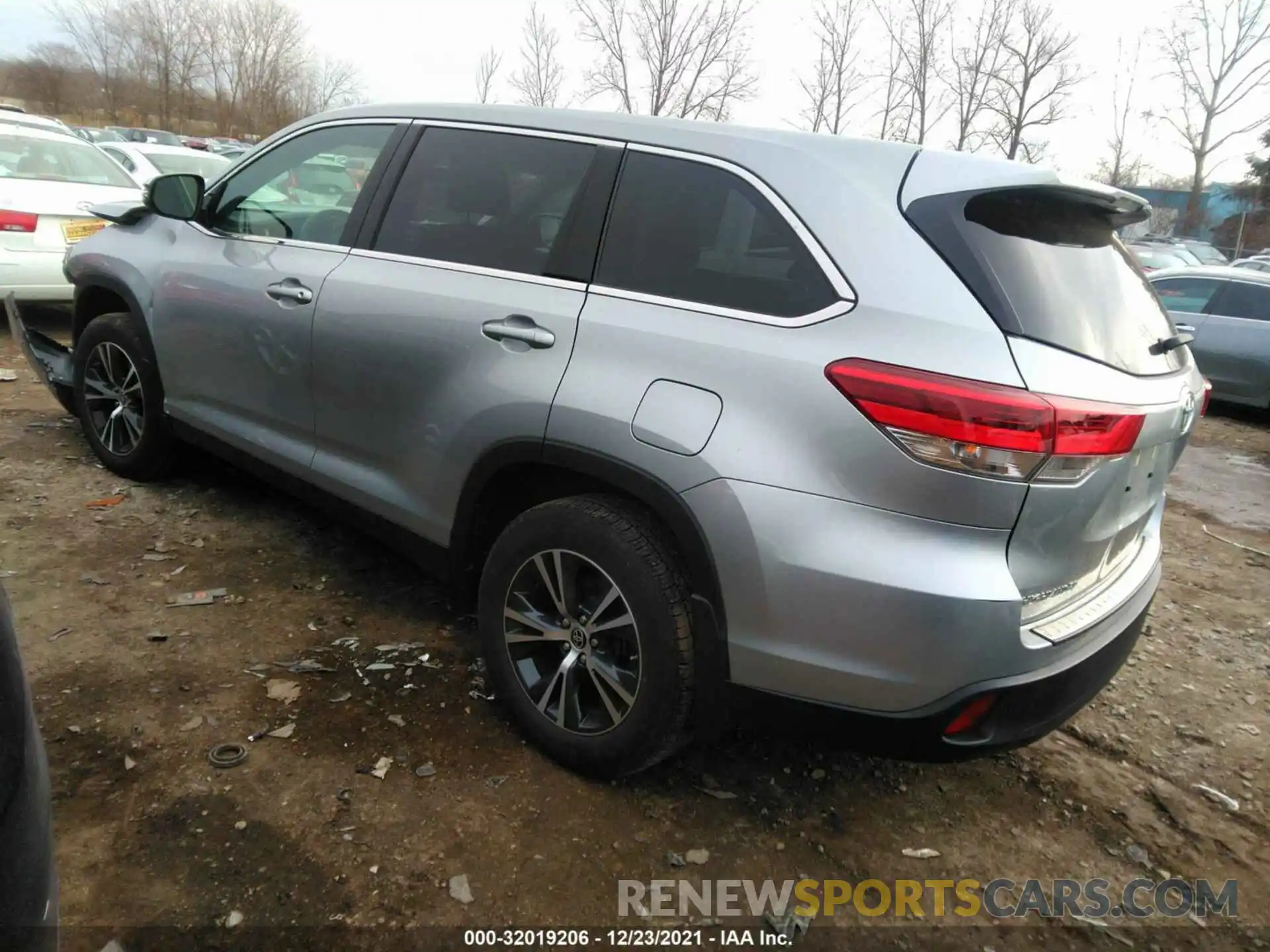 3 Фотография поврежденного автомобиля 5TDBZRFH9KS746737 TOYOTA HIGHLANDER 2019