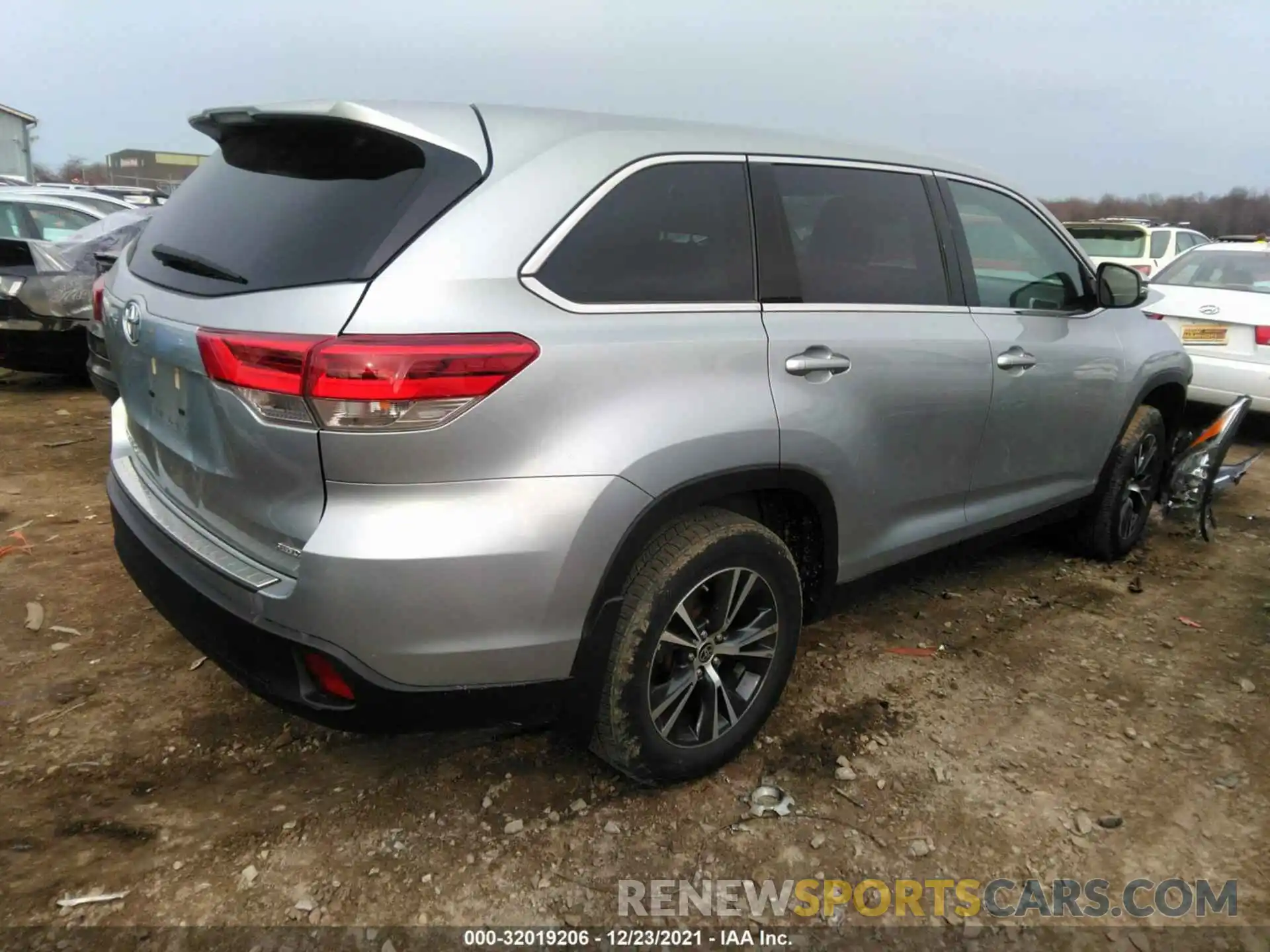 4 Фотография поврежденного автомобиля 5TDBZRFH9KS746737 TOYOTA HIGHLANDER 2019