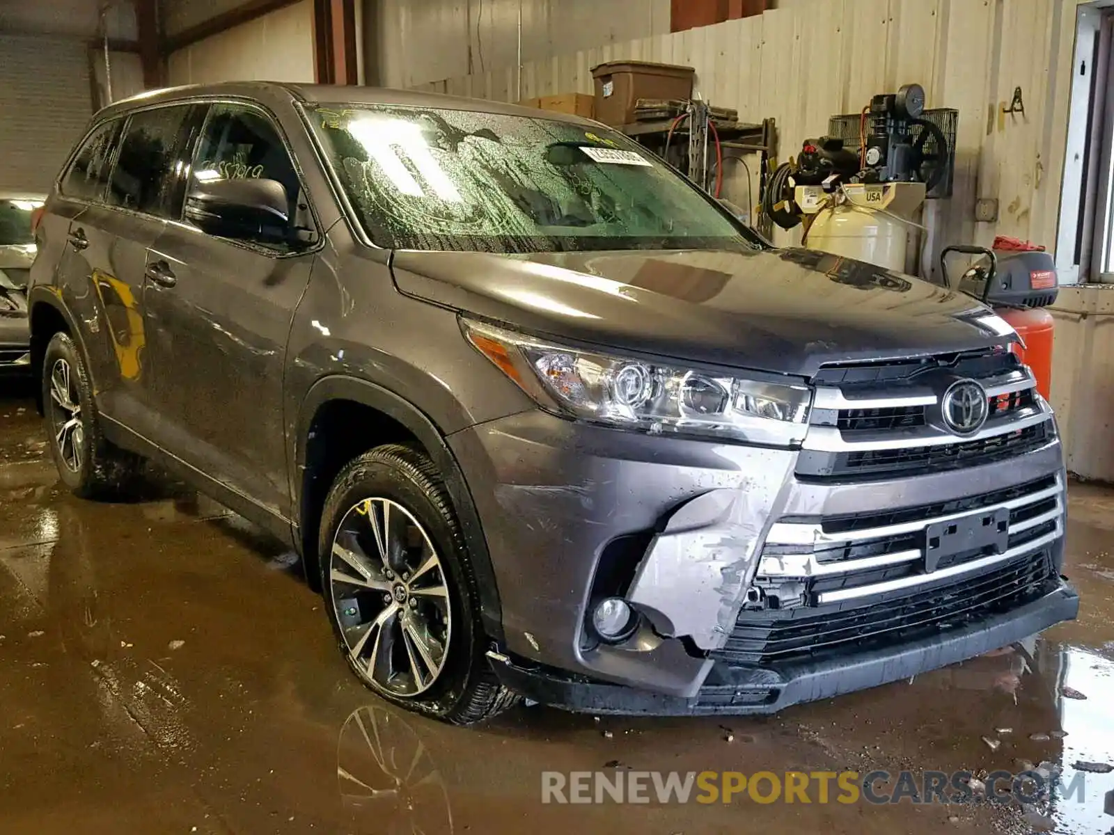 1 Photograph of a damaged car 5TDBZRFH9KS916028 TOYOTA HIGHLANDER 2019