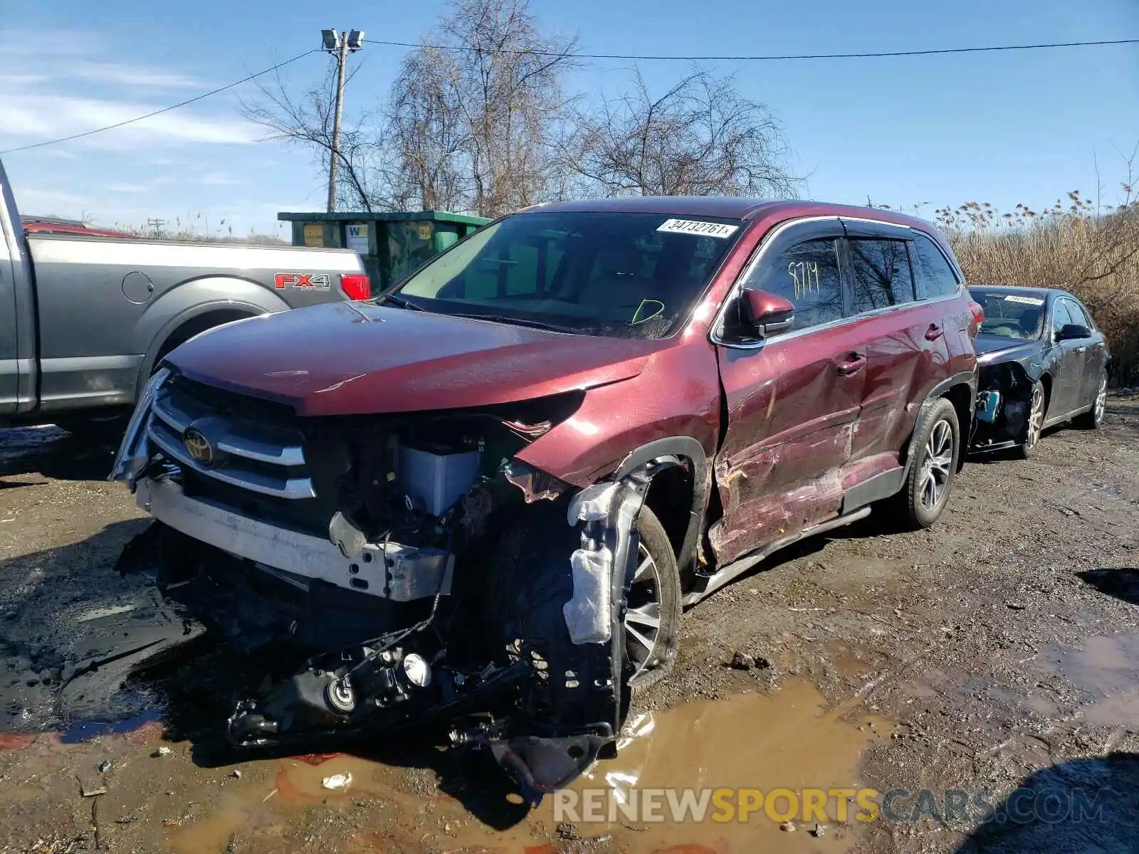 2 Photograph of a damaged car 5TDBZRFH9KS917017 TOYOTA HIGHLANDER 2019