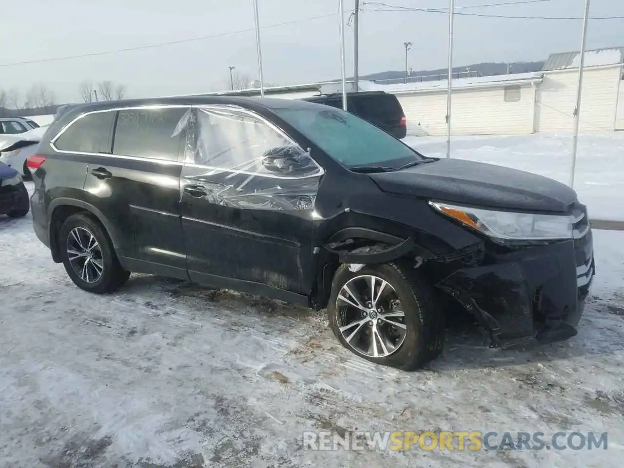 1 Photograph of a damaged car 5TDBZRFH9KS917289 TOYOTA HIGHLANDER 2019