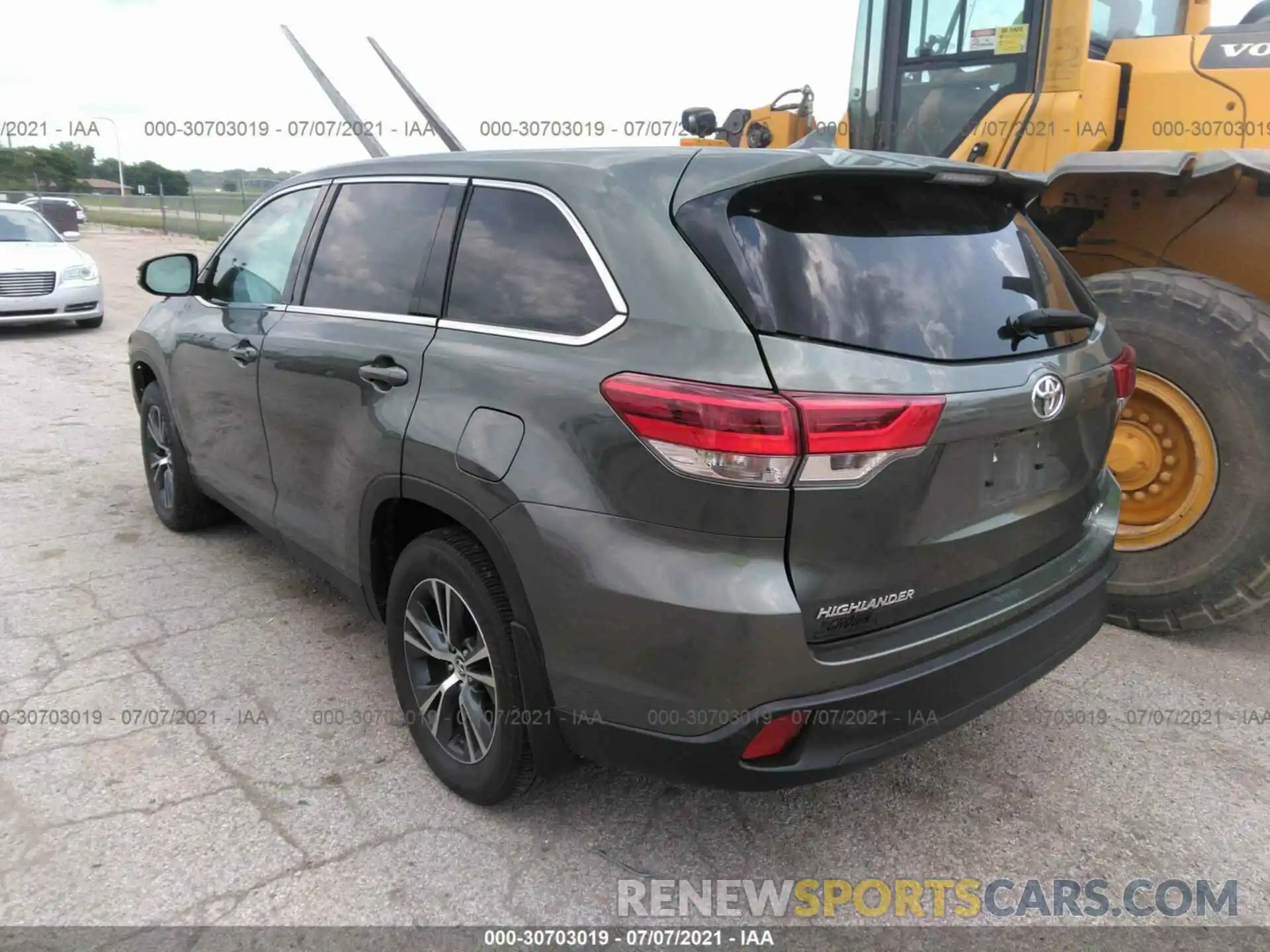 3 Фотография поврежденного автомобиля 5TDBZRFH9KS917681 TOYOTA HIGHLANDER 2019