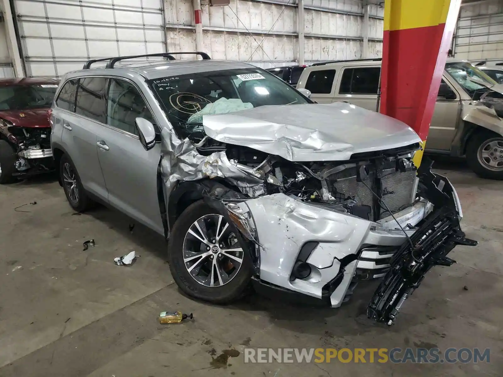 1 Photograph of a damaged car 5TDBZRFH9KS926929 TOYOTA HIGHLANDER 2019