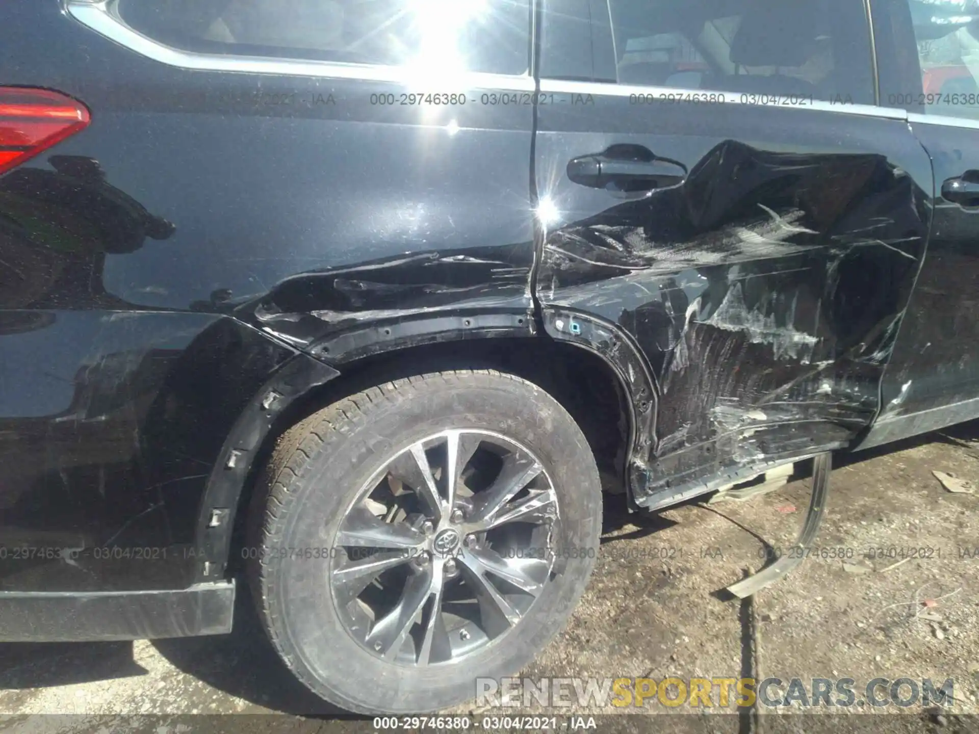 6 Photograph of a damaged car 5TDBZRFH9KS929300 TOYOTA HIGHLANDER 2019