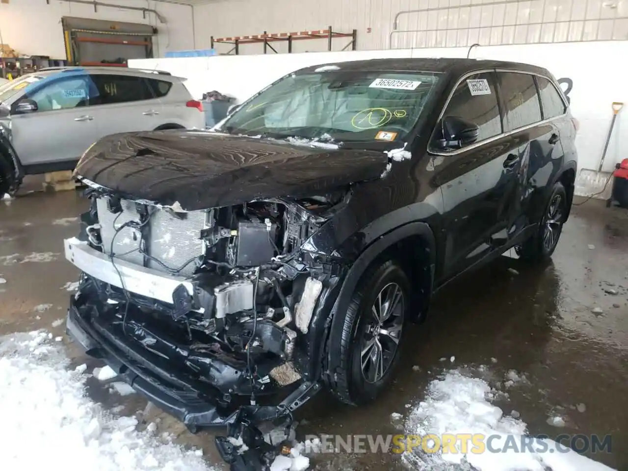 2 Photograph of a damaged car 5TDBZRFH9KS931628 TOYOTA HIGHLANDER 2019