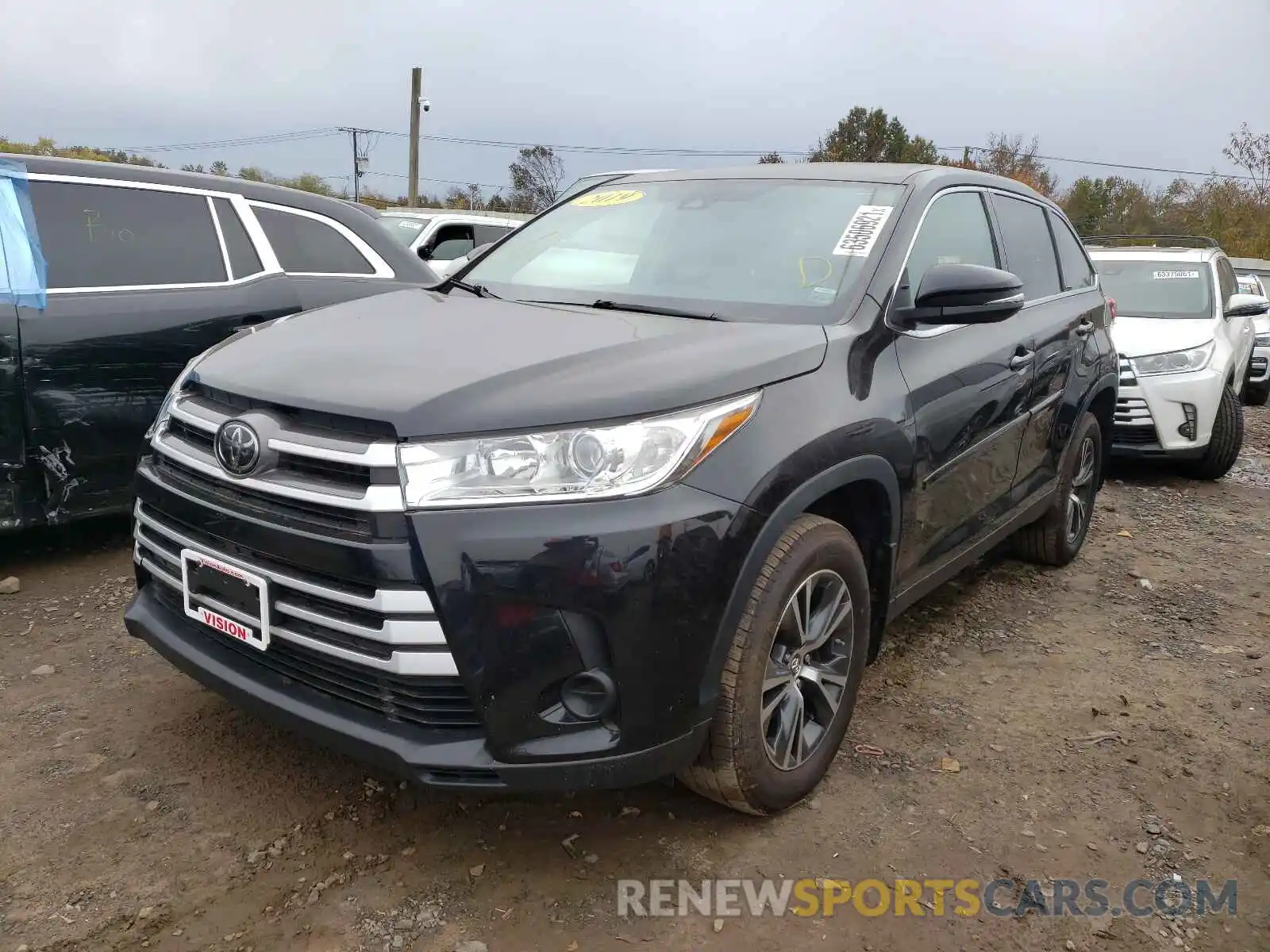 2 Photograph of a damaged car 5TDBZRFH9KS933072 TOYOTA HIGHLANDER 2019