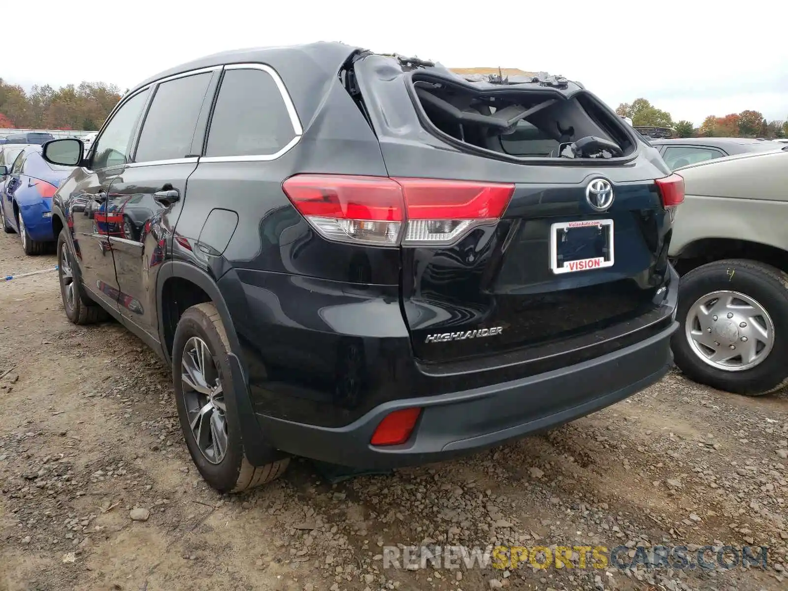 3 Photograph of a damaged car 5TDBZRFH9KS933072 TOYOTA HIGHLANDER 2019