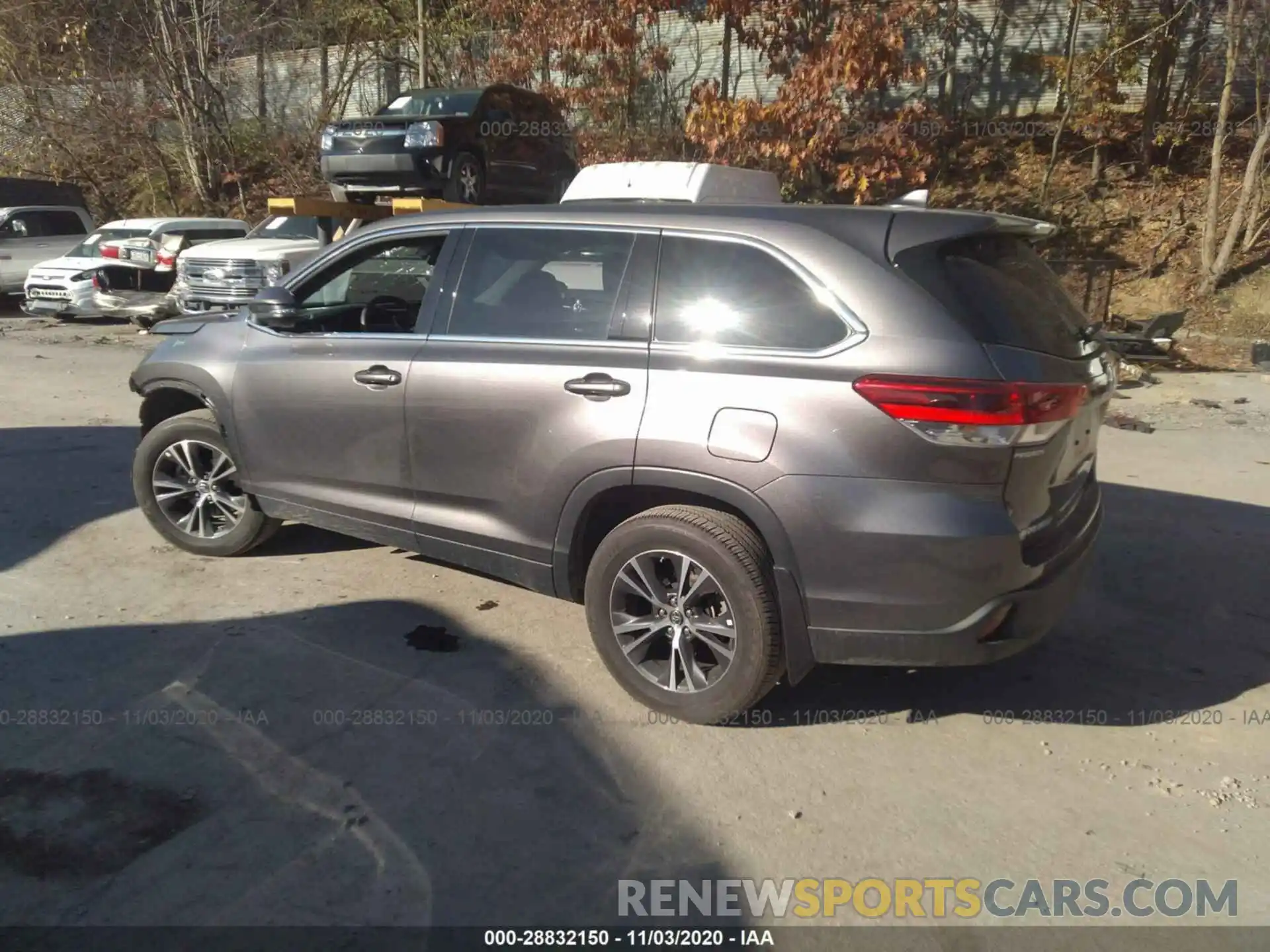 3 Photograph of a damaged car 5TDBZRFH9KS939597 TOYOTA HIGHLANDER 2019