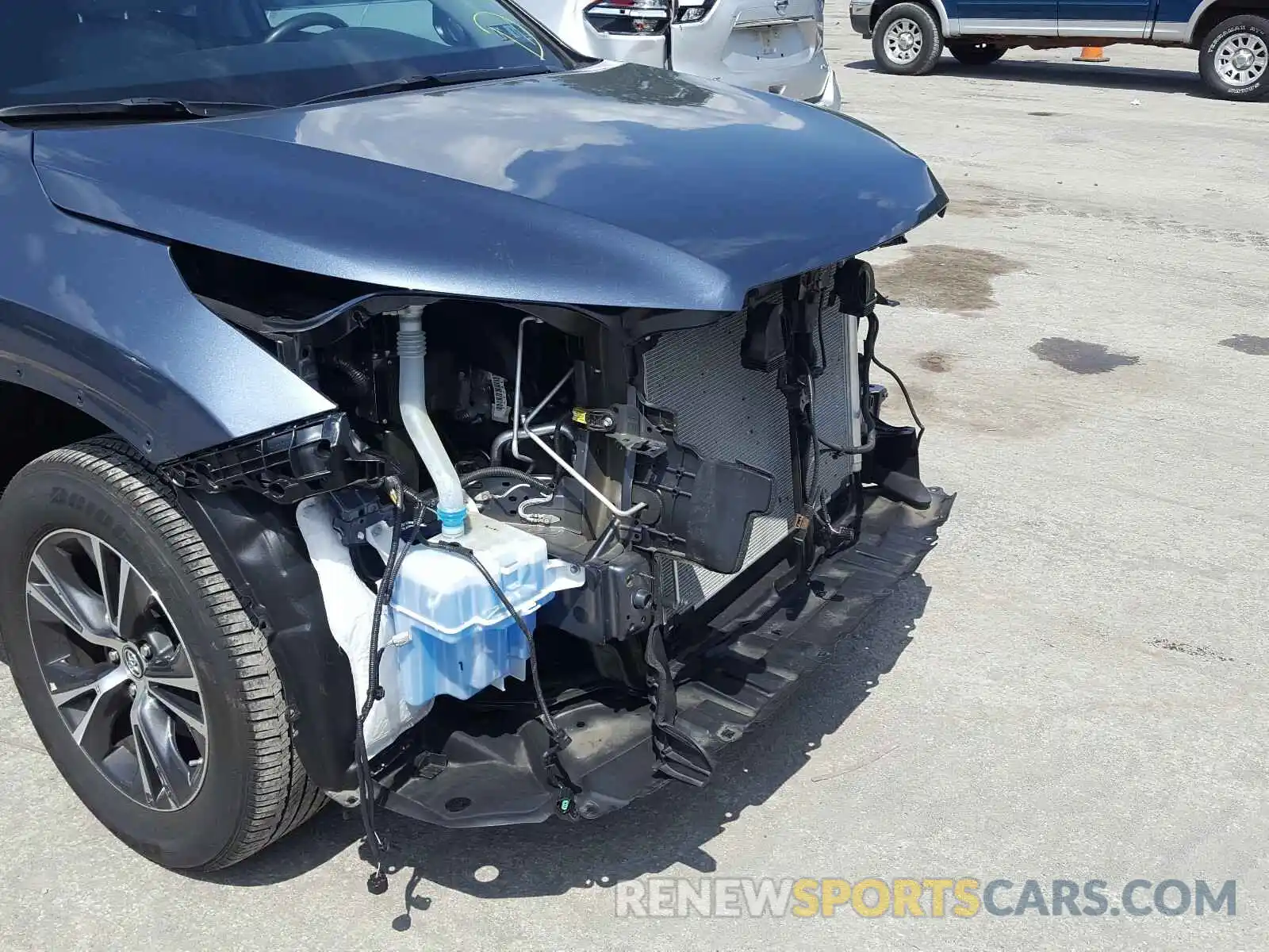 9 Photograph of a damaged car 5TDBZRFH9KS954567 TOYOTA HIGHLANDER 2019