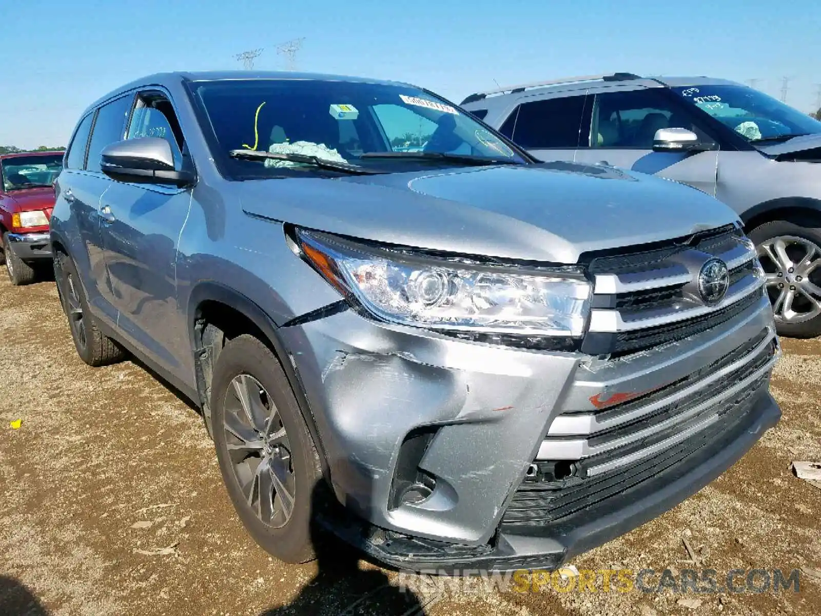 1 Photograph of a damaged car 5TDBZRFH9KS962555 TOYOTA HIGHLANDER 2019