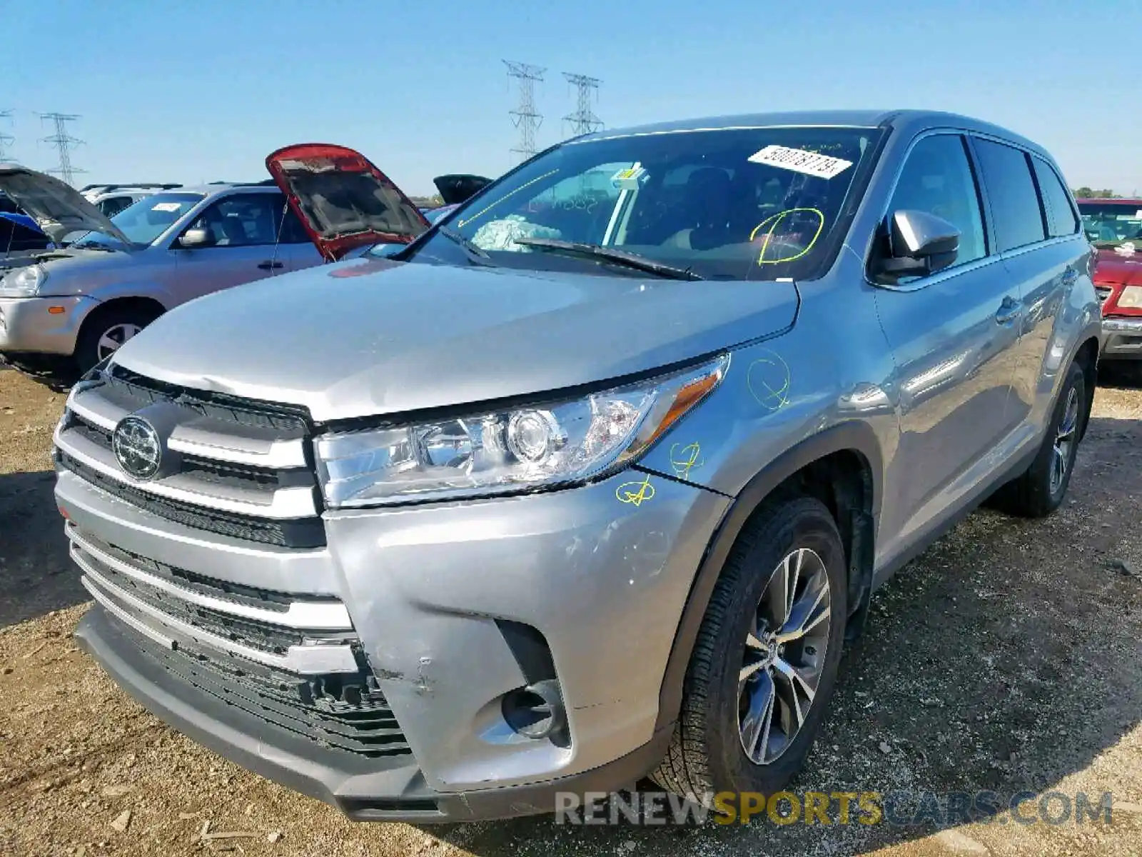 2 Photograph of a damaged car 5TDBZRFH9KS962555 TOYOTA HIGHLANDER 2019