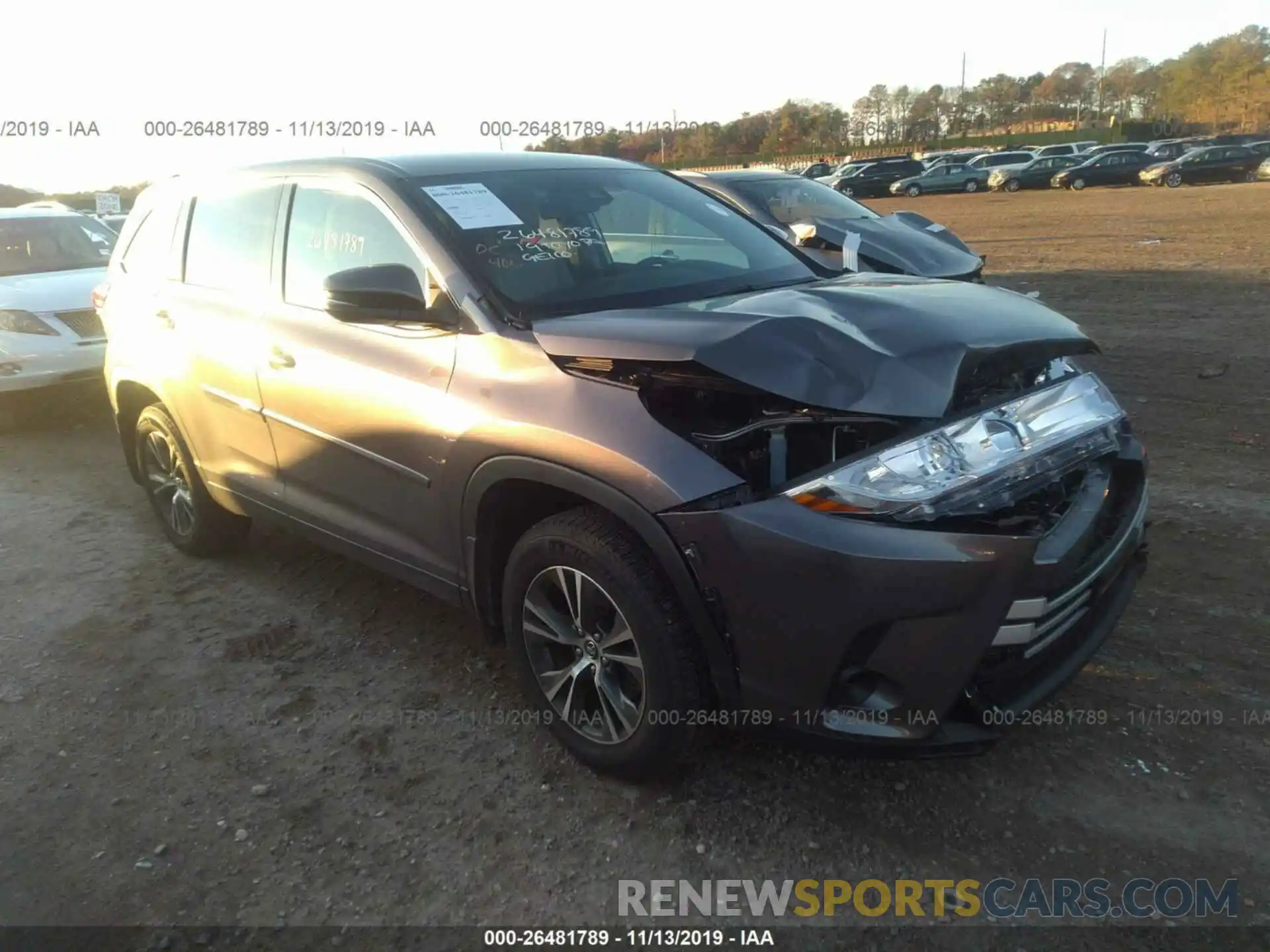 1 Photograph of a damaged car 5TDBZRFH9KS964242 TOYOTA HIGHLANDER 2019