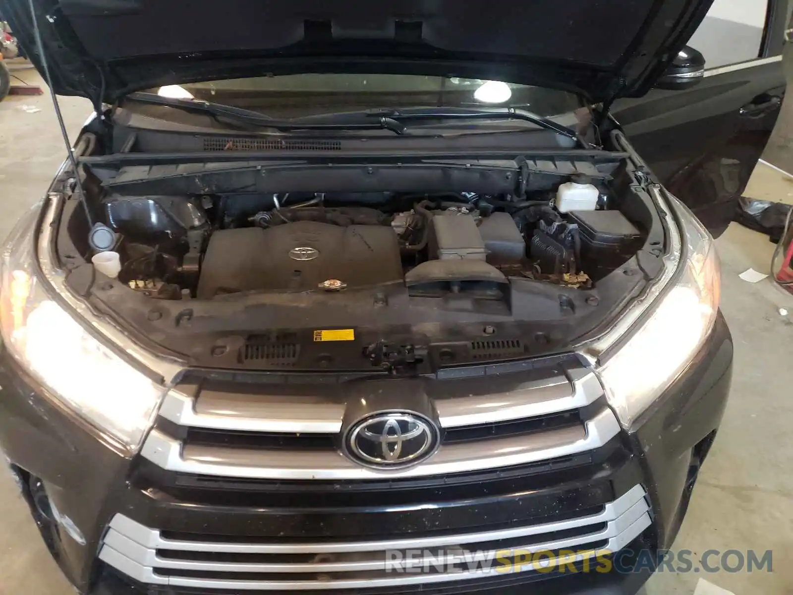 7 Фотография поврежденного автомобиля 5TDBZRFH9KS964404 TOYOTA HIGHLANDER 2019