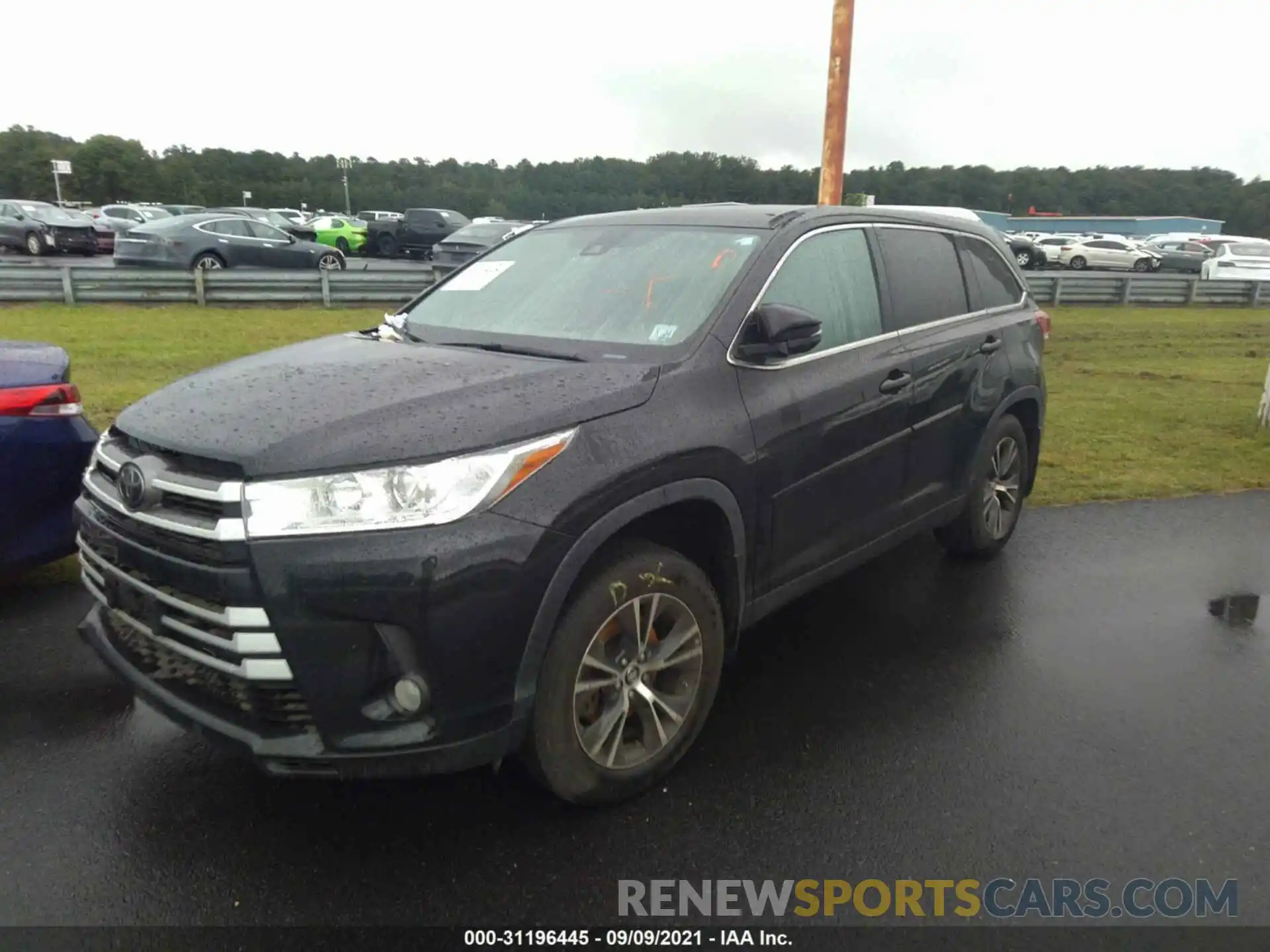 2 Photograph of a damaged car 5TDBZRFH9KS966444 TOYOTA HIGHLANDER 2019