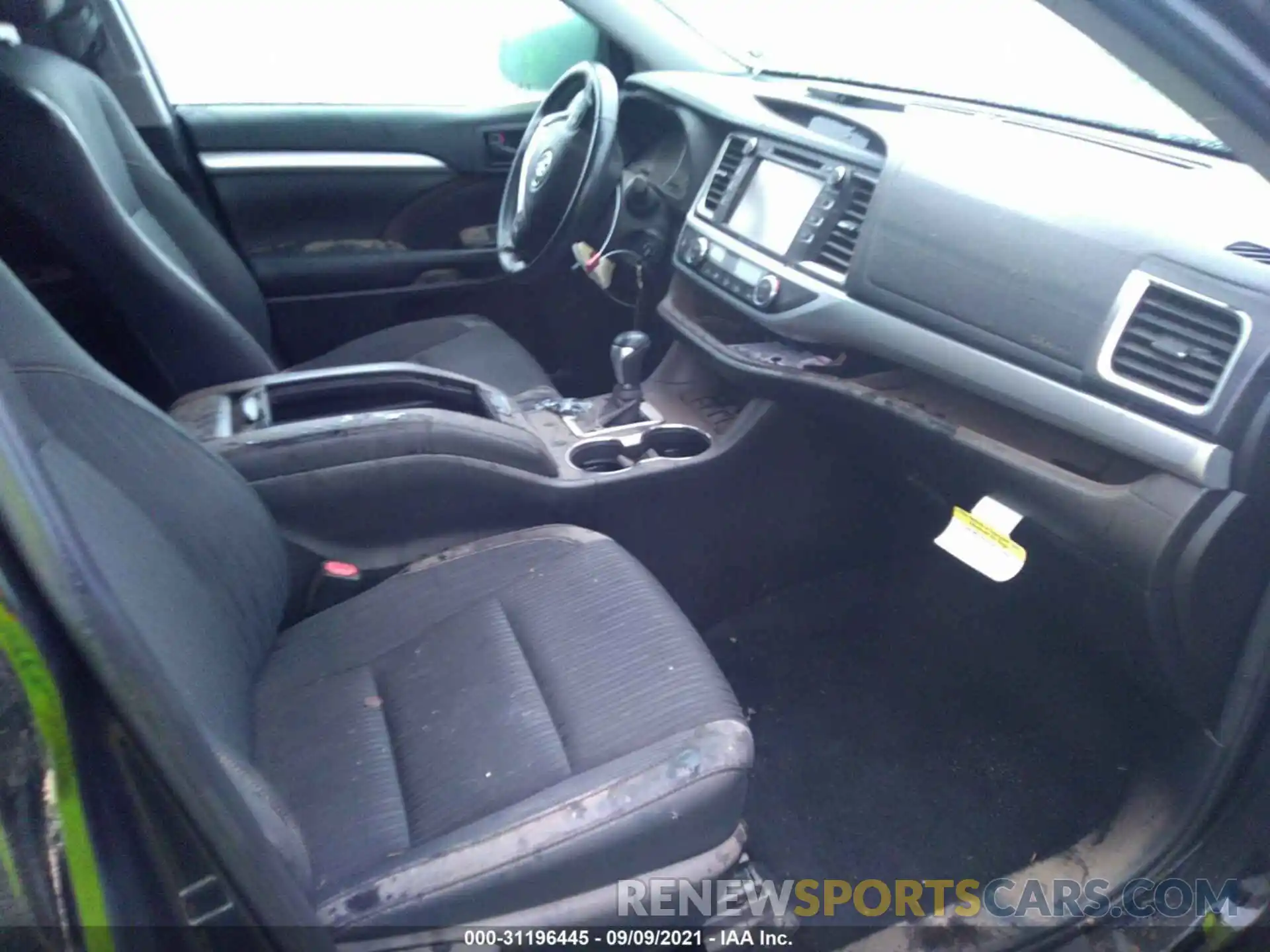 5 Фотография поврежденного автомобиля 5TDBZRFH9KS966444 TOYOTA HIGHLANDER 2019