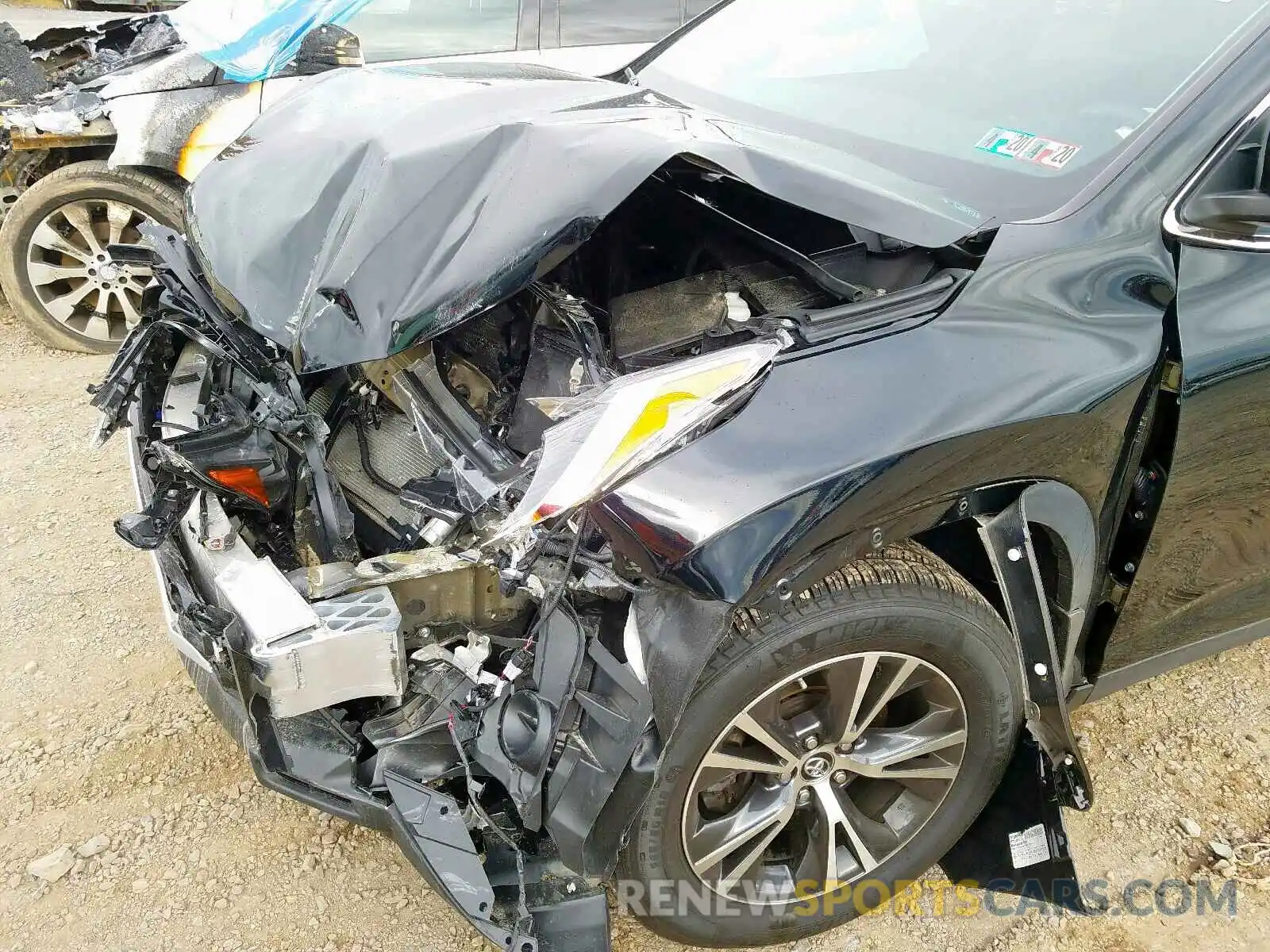 9 Фотография поврежденного автомобиля 5TDBZRFH9KS981851 TOYOTA HIGHLANDER 2019