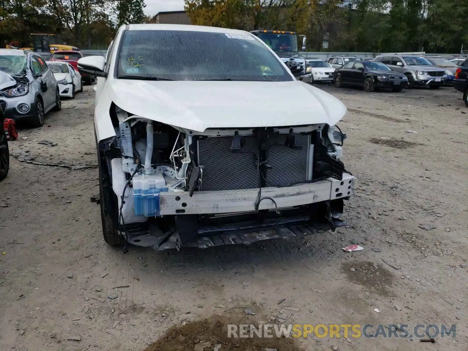 9 Photograph of a damaged car 5TDBZRFH9KS982420 TOYOTA HIGHLANDER 2019