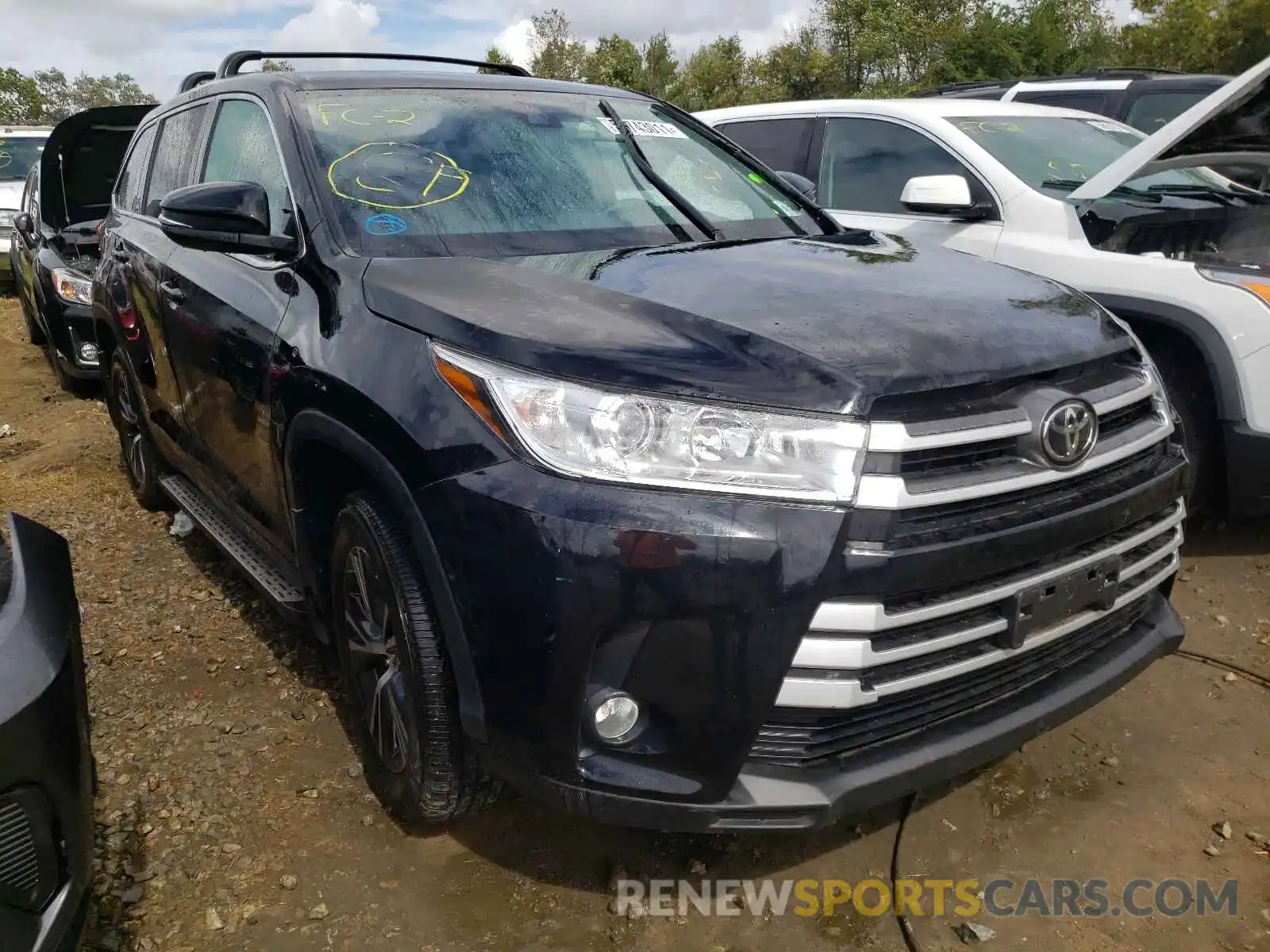 1 Photograph of a damaged car 5TDBZRFH9KS985379 TOYOTA HIGHLANDER 2019