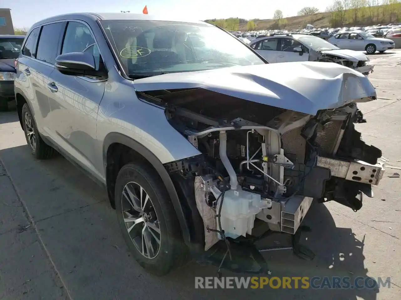 1 Photograph of a damaged car 5TDBZRFH9KS996706 TOYOTA HIGHLANDER 2019