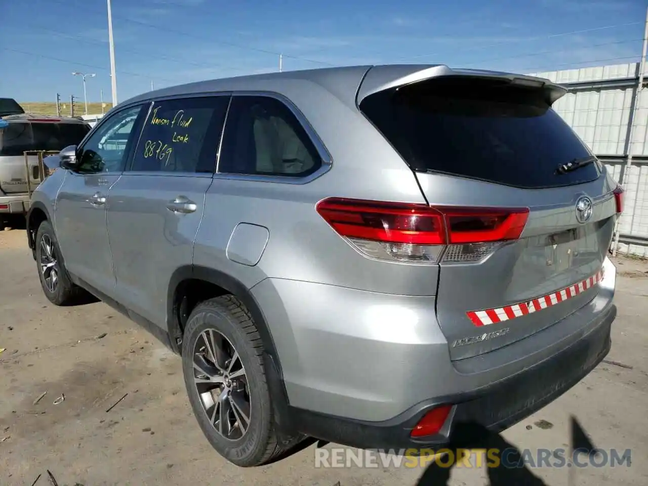 3 Фотография поврежденного автомобиля 5TDBZRFH9KS996706 TOYOTA HIGHLANDER 2019