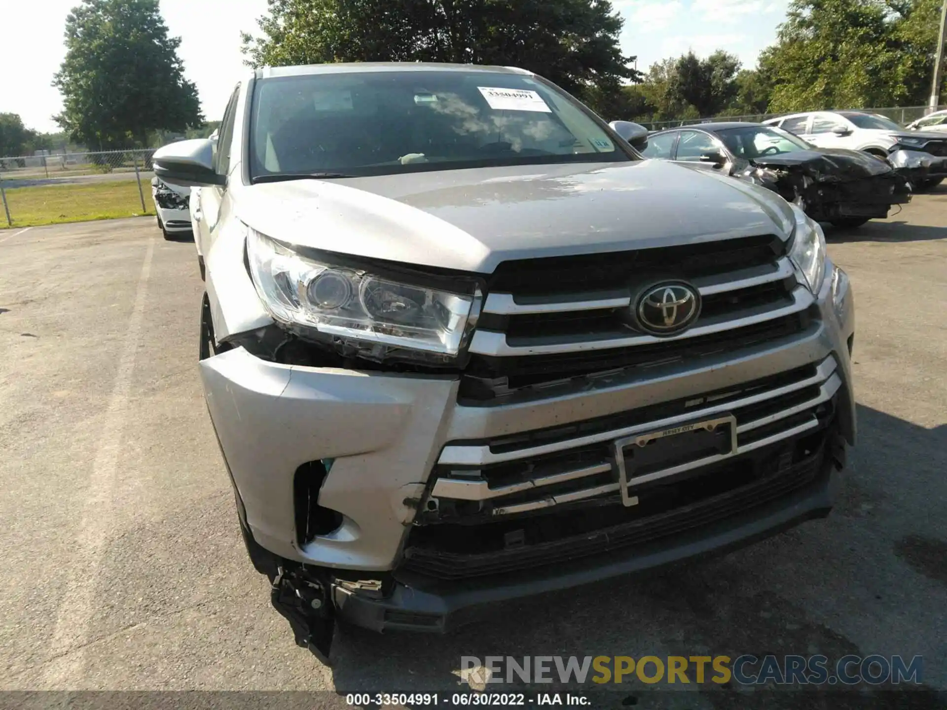 6 Photograph of a damaged car 5TDBZRFH9KS999041 TOYOTA HIGHLANDER 2019