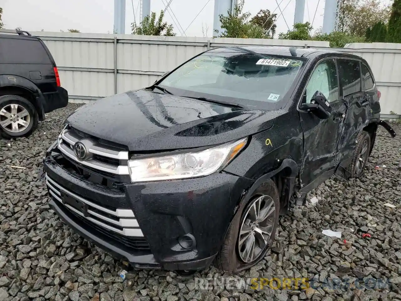 2 Photograph of a damaged car 5TDBZRFHXKS700656 TOYOTA HIGHLANDER 2019