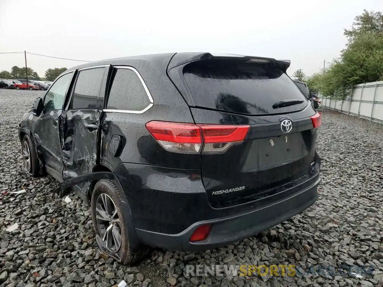 3 Photograph of a damaged car 5TDBZRFHXKS700656 TOYOTA HIGHLANDER 2019