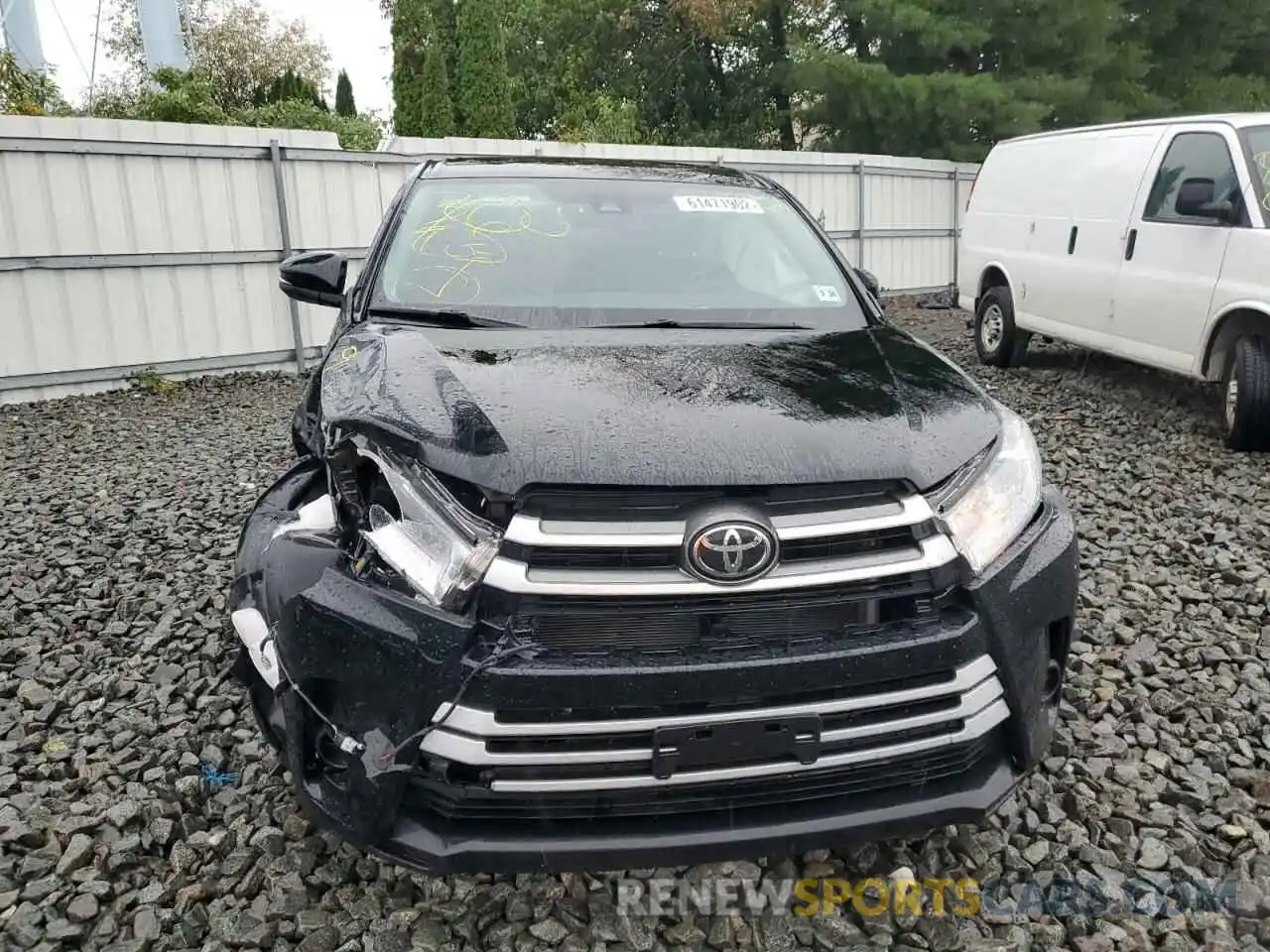 7 Photograph of a damaged car 5TDBZRFHXKS700656 TOYOTA HIGHLANDER 2019