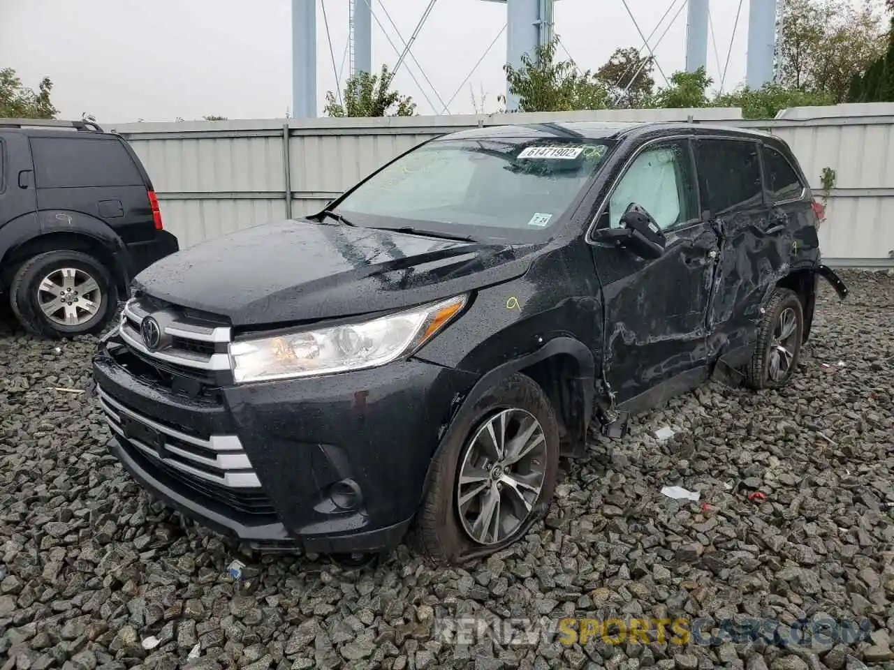 9 Photograph of a damaged car 5TDBZRFHXKS700656 TOYOTA HIGHLANDER 2019