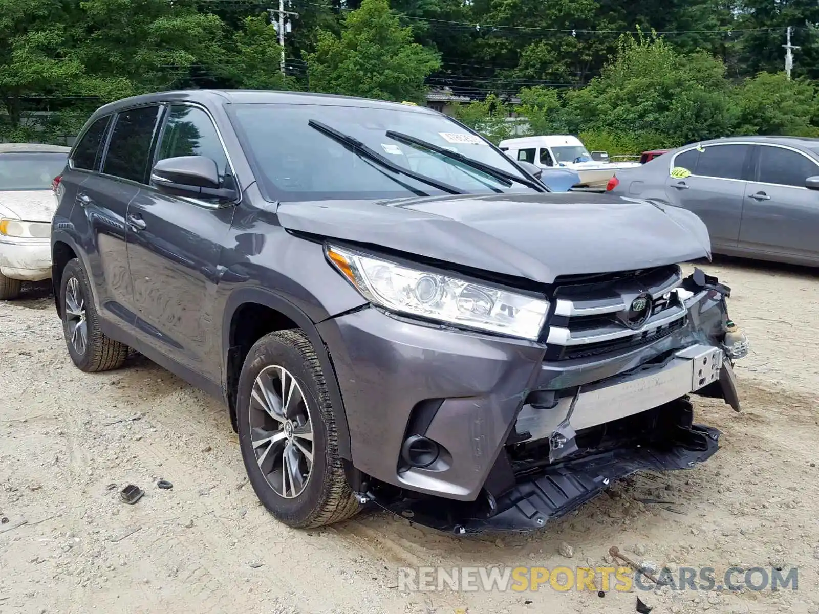 1 Photograph of a damaged car 5TDBZRFHXKS704383 TOYOTA HIGHLANDER 2019